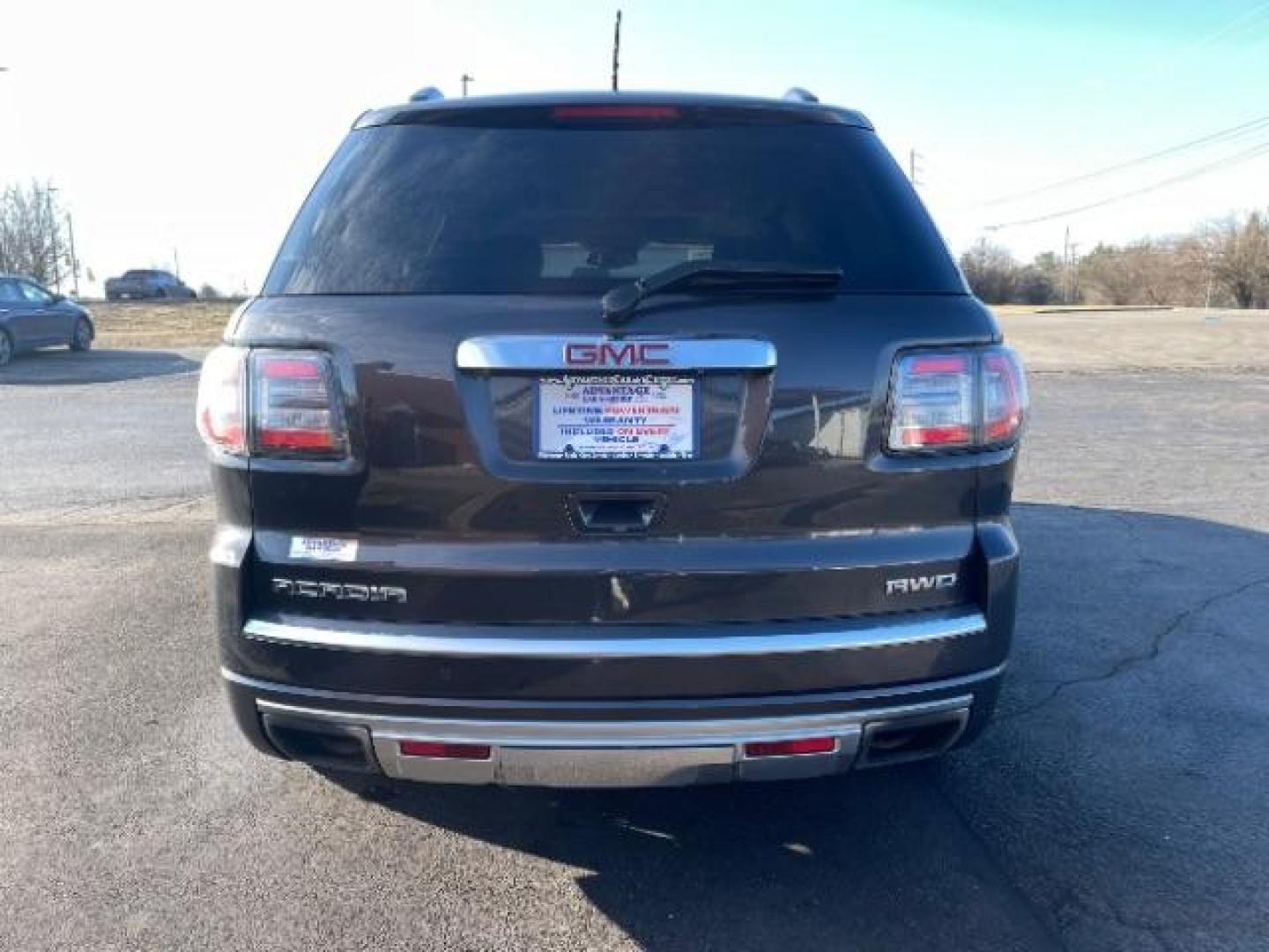 2014 Iridium Metallic GMC Acadia Denali AWD (1GKKVTKD4EJ) with an 3.6L V6 DOHC 24V engine, 6-Speed Automatic transmission, located at 401 Woodman Dr, Riverside, OH, 45431, (937) 908-9800, 39.760899, -84.123421 - Photo#5