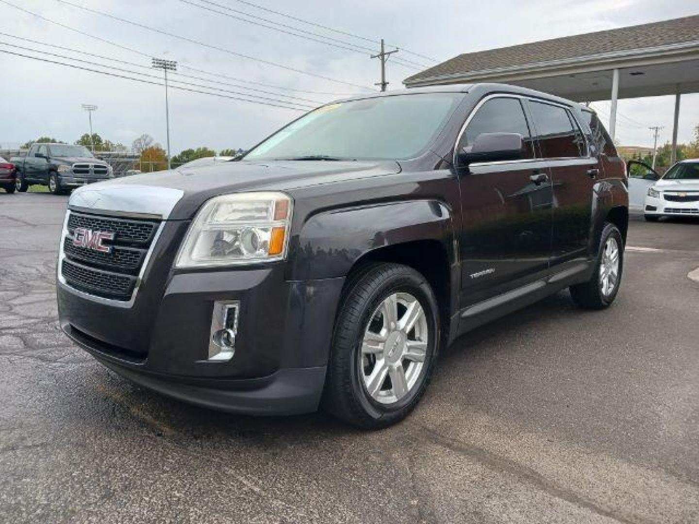 2014 Ashen Gray Metallic GMC Terrain SLE1 FWD (2GKALMEK4E6) with an 2.4L L4 DOHC 16V FFV engine, 6-Speed Automatic transmission, located at 1184 Kauffman Ave, Fairborn, OH, 45324, (937) 908-9800, 39.807072, -84.030914 - Photo#2