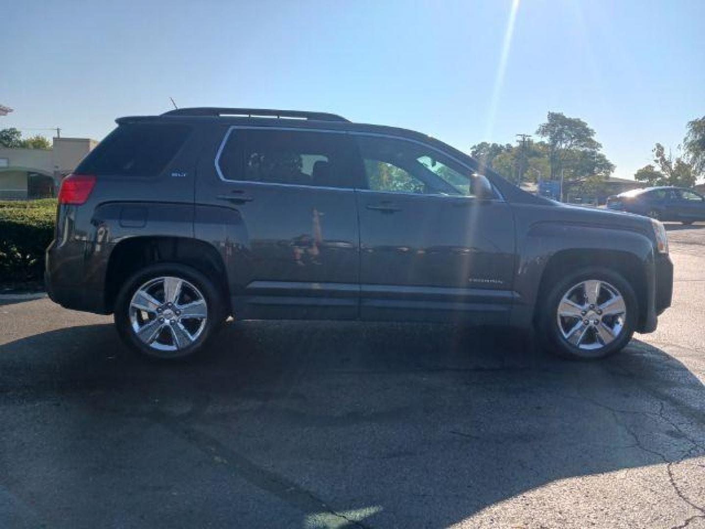 2014 Ashen Gray Metallic GMC Terrain SLT1 AWD (2GKFLXEK2E6) with an 2.4L L4 DOHC 16V FFV engine, 6-Speed Automatic transmission, located at 4508 South Dixie Dr, Moraine, OH, 45439, (937) 908-9800, 39.689976, -84.218452 - Photo#4