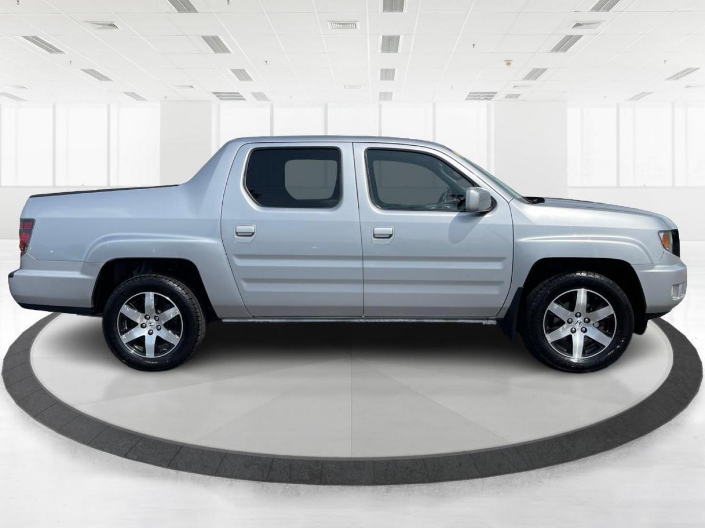 2014 Alabaster Silver Metallic Honda Ridgeline RTL-S (5FPYK1F67EB) with an 3.5L V6 SOHC 24V engine, 5-Speed Automatic transmission, located at 1230 East Main St, Xenia, OH, 45385, (937) 908-9800, 39.688026, -83.910172 - Photo#1