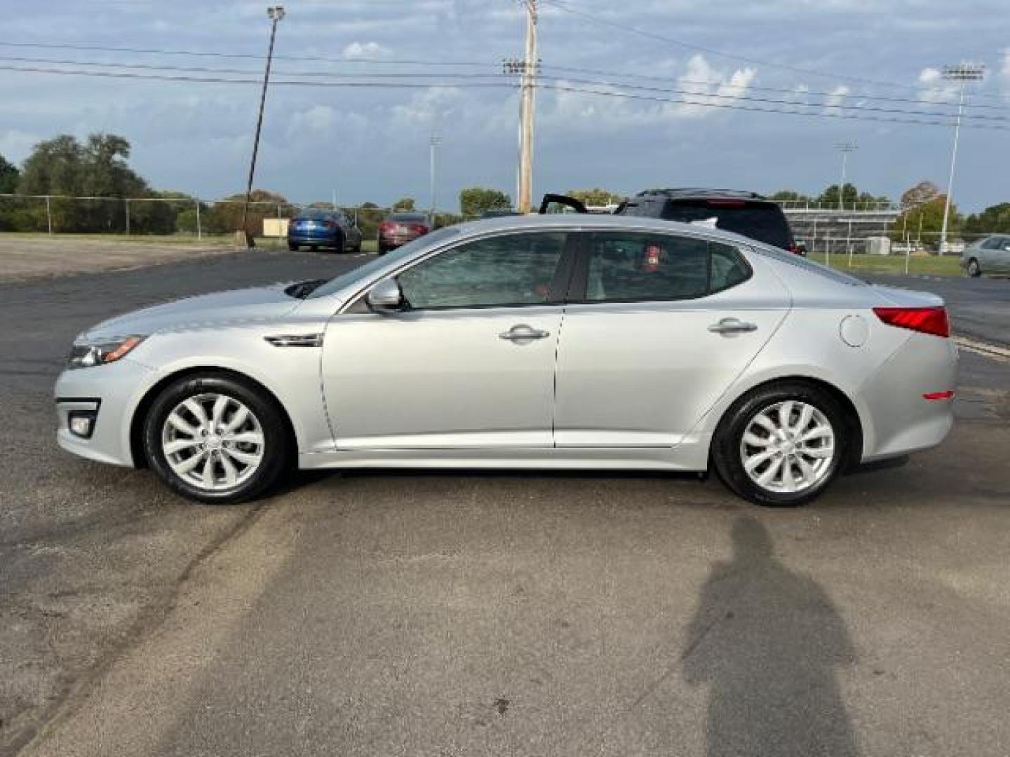 2014 Bright Silver Kia Optima LX (5XXGM4A77EG) with an 2.4L L4 DOHC 16V engine, 6-Speed Automatic transmission, located at 1099 N County Rd 25A, Troy, OH, 45373, (937) 908-9800, 40.057079, -84.212883 - Photo#3