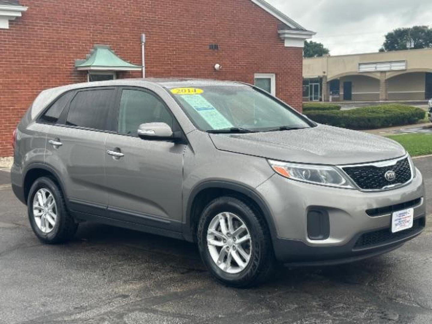 2014 Gray Kia Sorento LX 2WD (5XYKT3A63EG) with an 2.4L L4 DOHC 16V engine, 6-Speed Automatic transmission, located at 1099 N County Rd 25A, Troy, OH, 45373, (937) 908-9800, 40.057079, -84.212883 - Photo#0