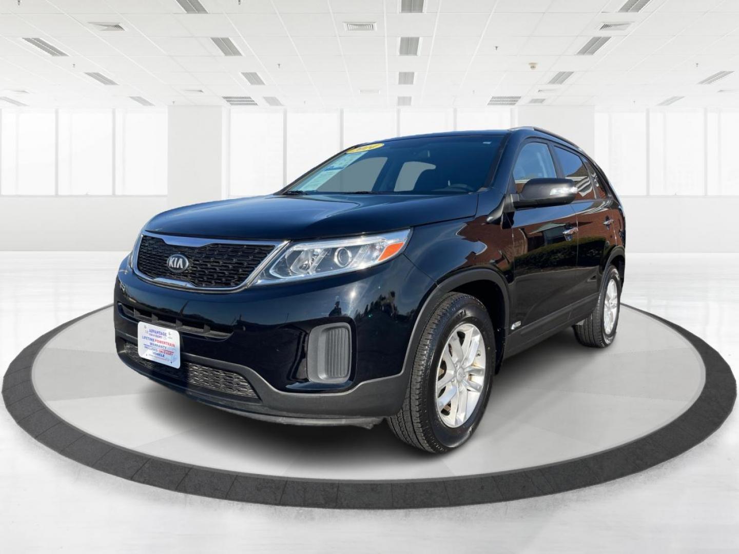 2014 Kia Sorento LX V6 AWD (5XYKTDA72EG) with an 3.3L V6 DOHC 24V engine, 6-Speed Automatic transmission, located at 1099 N County Rd 25A, Troy, OH, 45373, (937) 908-9800, 40.057079, -84.212883 - 2014 Kia Sorento LX V6 AWD - Photo#7