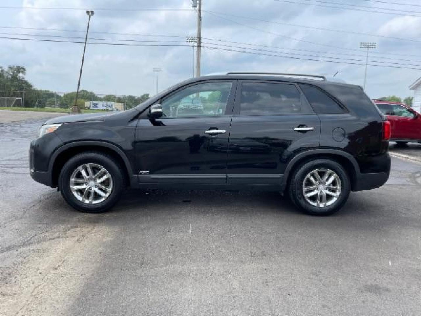 2014 Black Kia Sorento LX AWD (5XYKTCA68EG) with an 2.4L L4 DOHC 16V engine, 6-Speed Automatic transmission, located at 1951 S Dayton Lakeview Rd., New Carlisle, OH, 45344, (937) 908-9800, 39.890999, -84.050255 - Photo#3