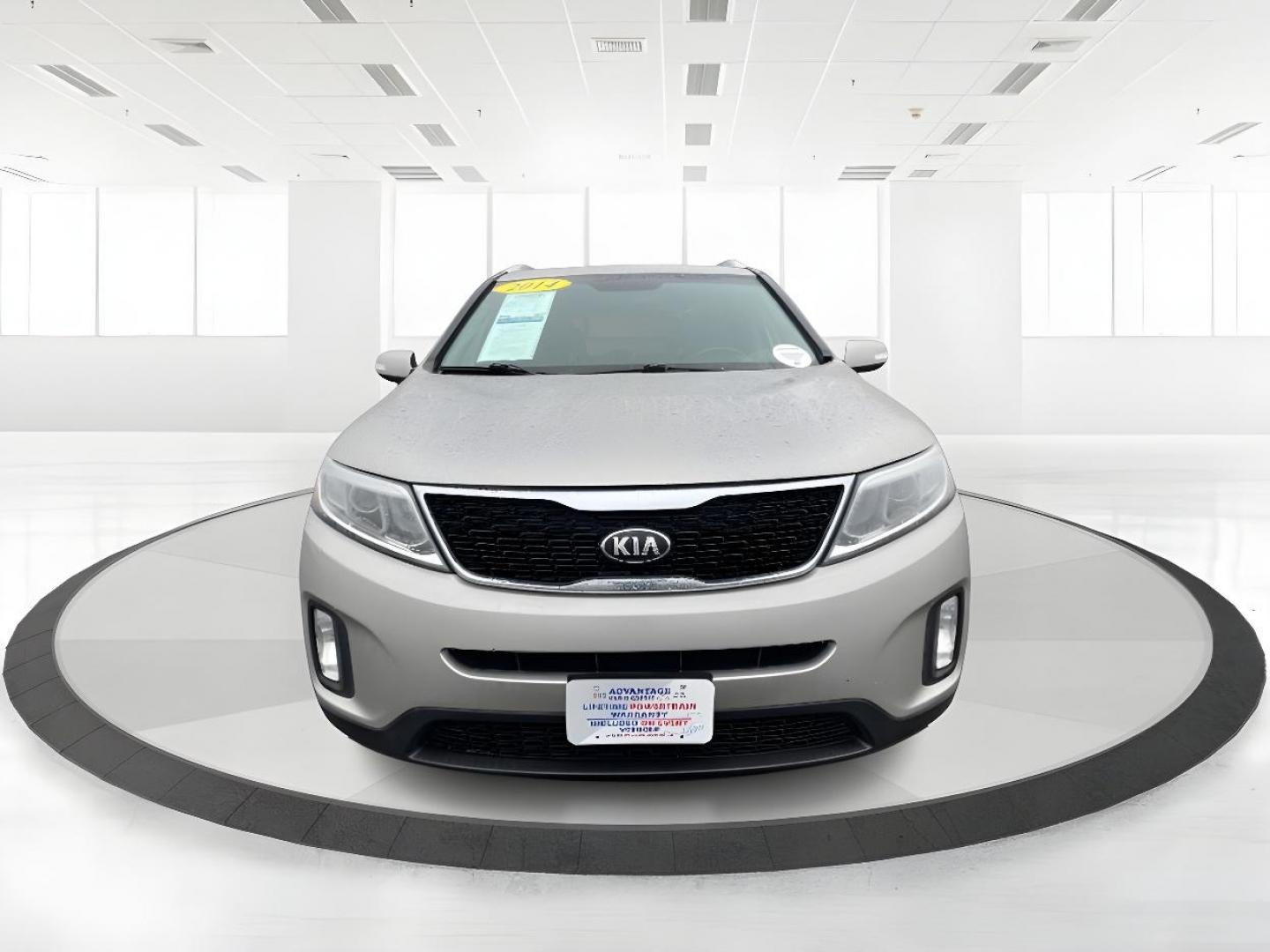 2014 Silver Kia Sorento (5XYKTCA60EG) with an 2.4L L4 DOHC 16V engine, 6-Speed Automatic transmission, located at 401 Woodman Dr, Riverside, OH, 45431, (937) 908-9800, 39.760899, -84.123421 - Photo#3