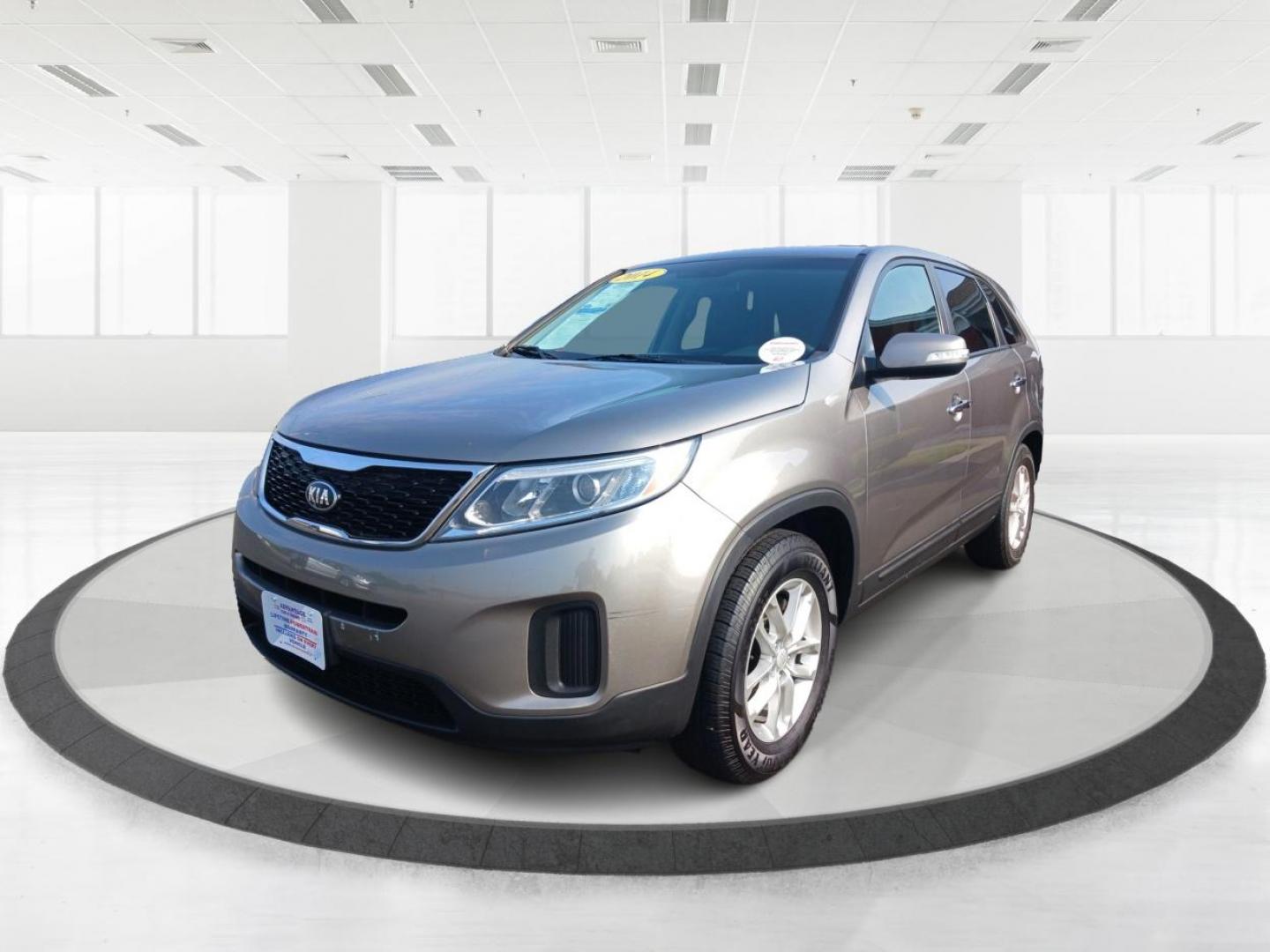 2014 Gray Kia Sorento (5XYKT3A64EG) with an 2.4L L4 DOHC 16V engine, 6-Speed Automatic transmission, located at 1099 N County Rd 25A, Troy, OH, 45373, (937) 908-9800, 40.057079, -84.212883 - Photo#7