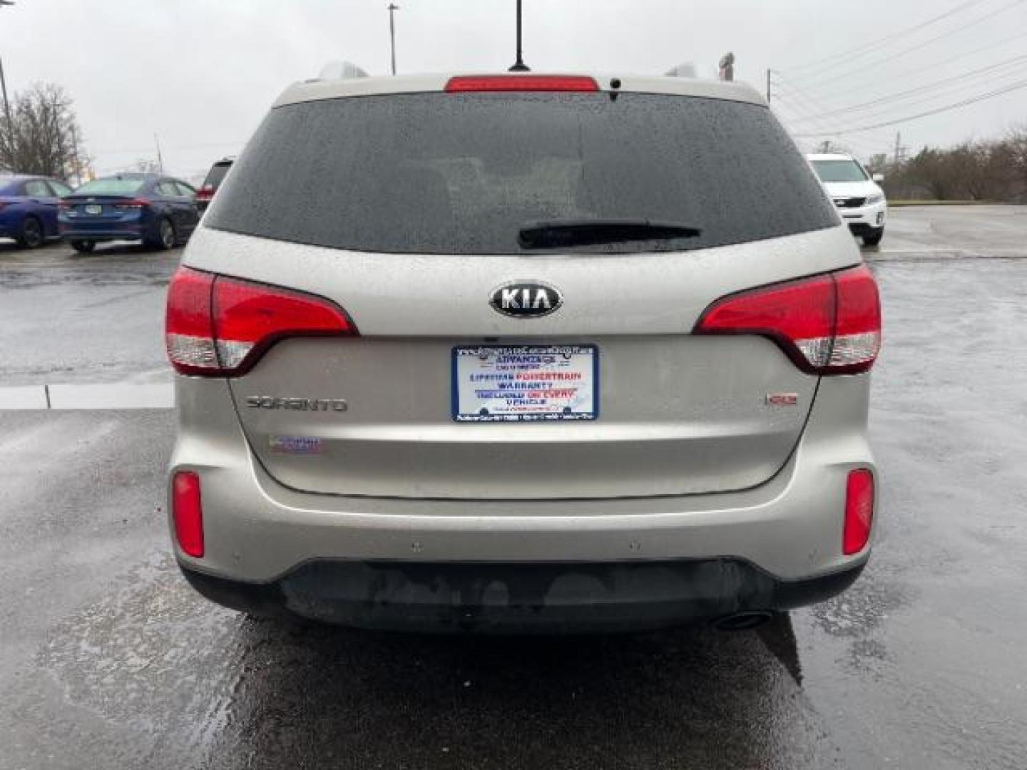 2014 Kia Sorento LX AWD (5XYKTCA60EG) with an 2.4L L4 DOHC 16V engine, 6-Speed Automatic transmission, located at 1184 Kauffman Ave, Fairborn, OH, 45324, (937) 908-9800, 39.807072, -84.030914 - 2014 Kia Sorento LX AWD - Photo#3