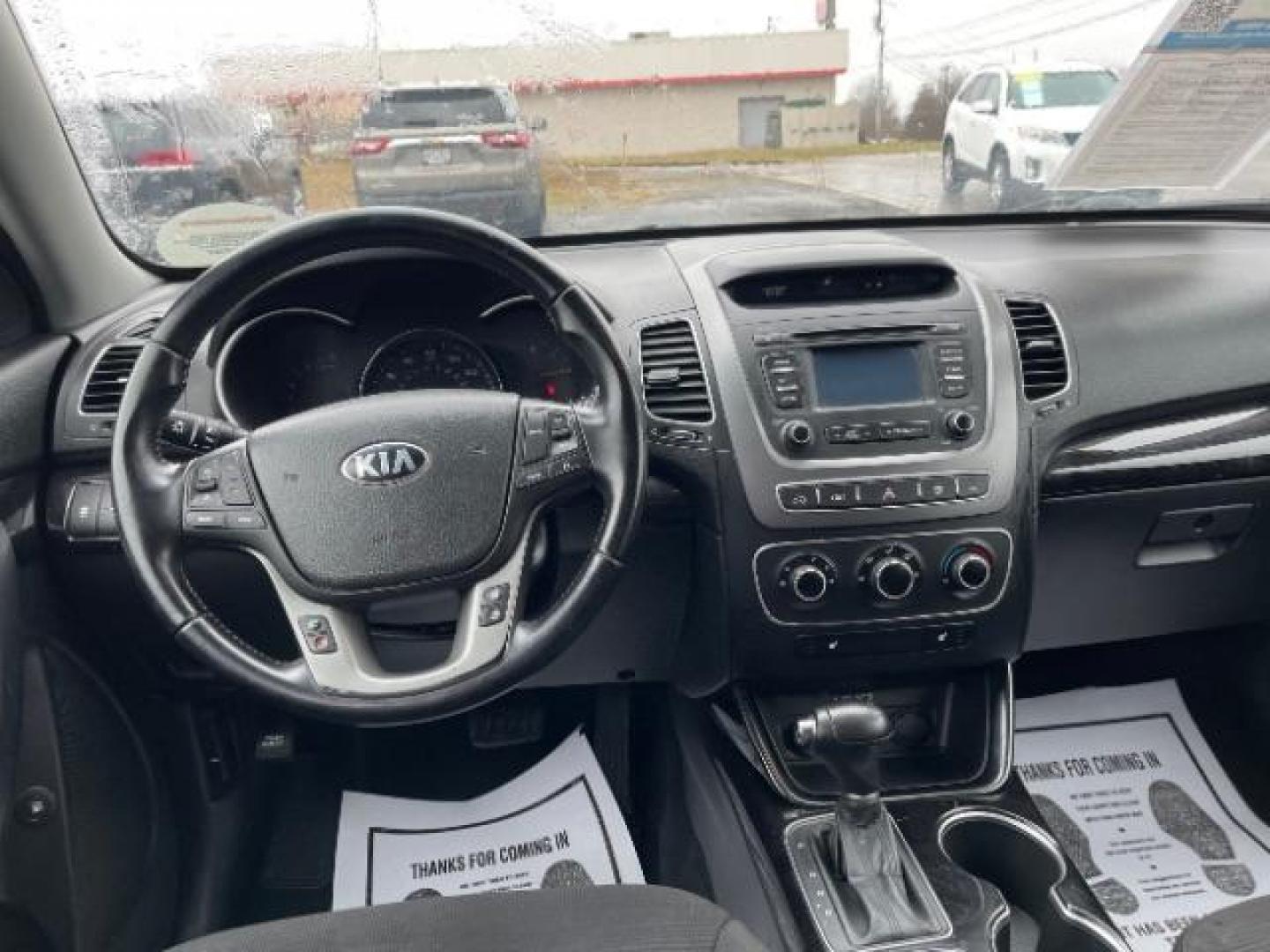 2014 Kia Sorento LX AWD (5XYKTCA60EG) with an 2.4L L4 DOHC 16V engine, 6-Speed Automatic transmission, located at 1184 Kauffman Ave, Fairborn, OH, 45324, (937) 908-9800, 39.807072, -84.030914 - 2014 Kia Sorento LX AWD - Photo#6