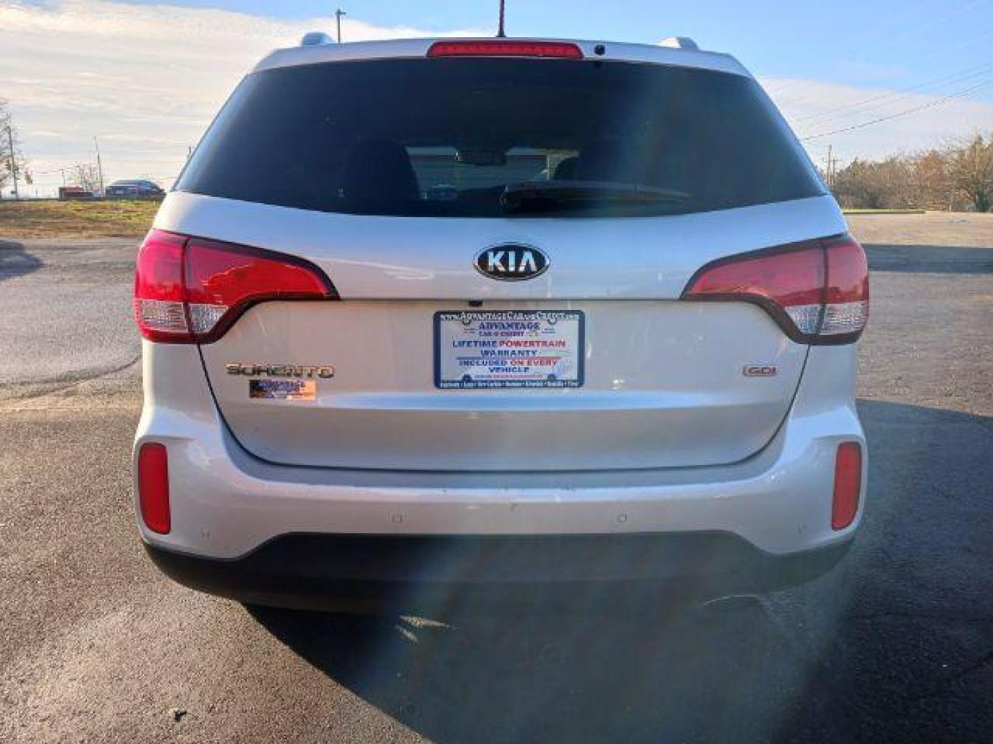 2014 Silver Kia Sorento LX 2WD (5XYKT3A67EG) with an 2.4L L4 DOHC 16V engine, 6-Speed Automatic transmission, located at 1951 S Dayton Lakeview Rd., New Carlisle, OH, 45344, (937) 908-9800, 39.890999, -84.050255 - Photo#5