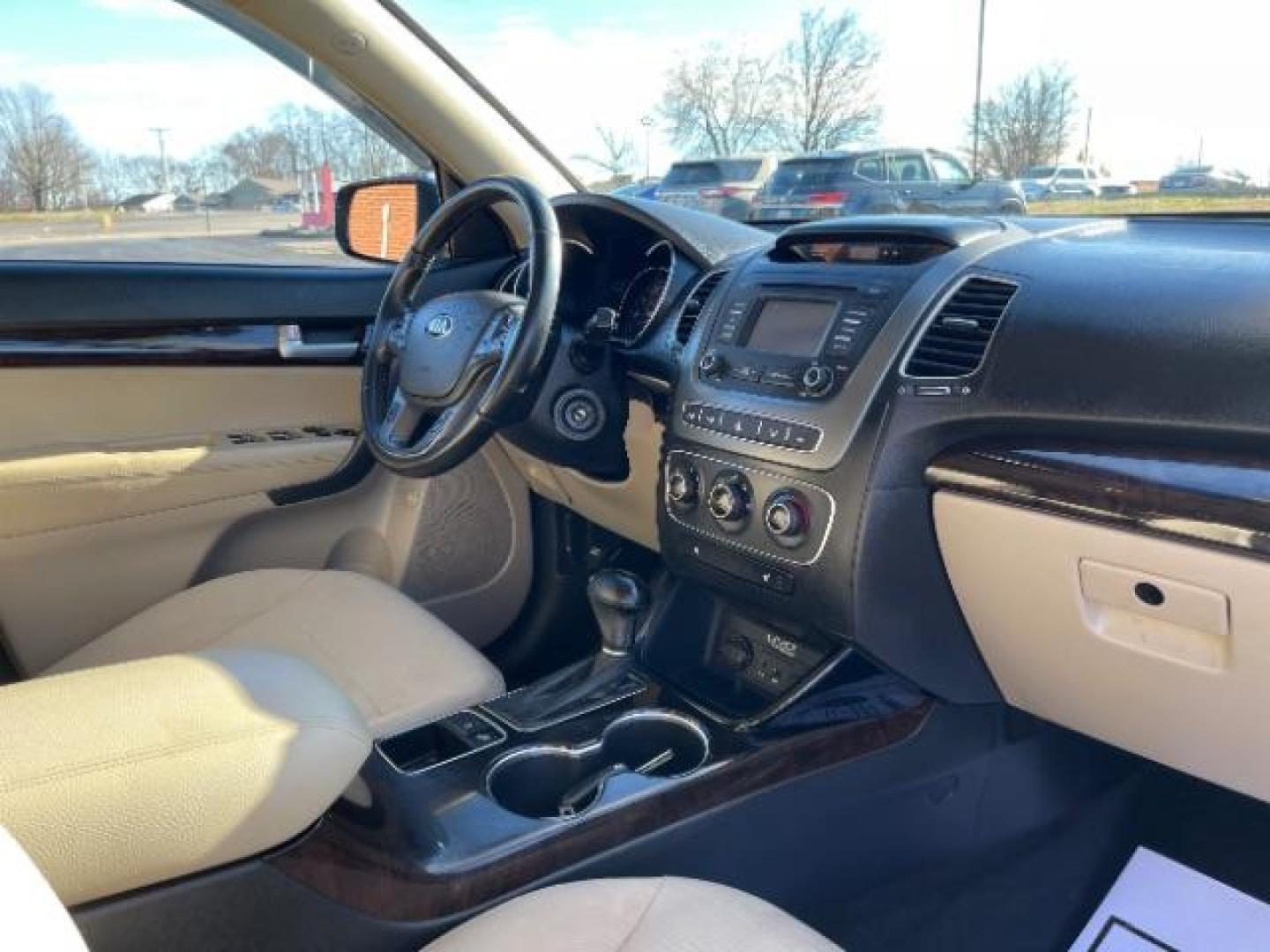 2014 Maroon Kia Sorento LX 2WD (5XYKT3A6XEG) with an 2.4L L4 DOHC 16V engine, 6-Speed Automatic transmission, located at 4508 South Dixie Dr, Moraine, OH, 45439, (937) 908-9800, 39.689976, -84.218452 - Photo#8