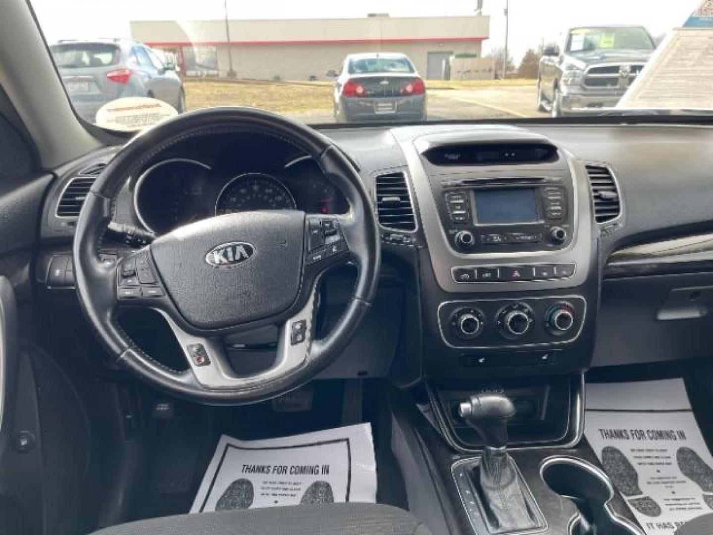 2014 Silver Kia Sorento LX 2WD (5XYKT4A64EG) with an 2.4L L4 DOHC 16V engine, 6-Speed Automatic transmission, located at 880 E. National Road, Vandalia, OH, 45377, (937) 908-9800, 39.891918, -84.183594 - Photo#7