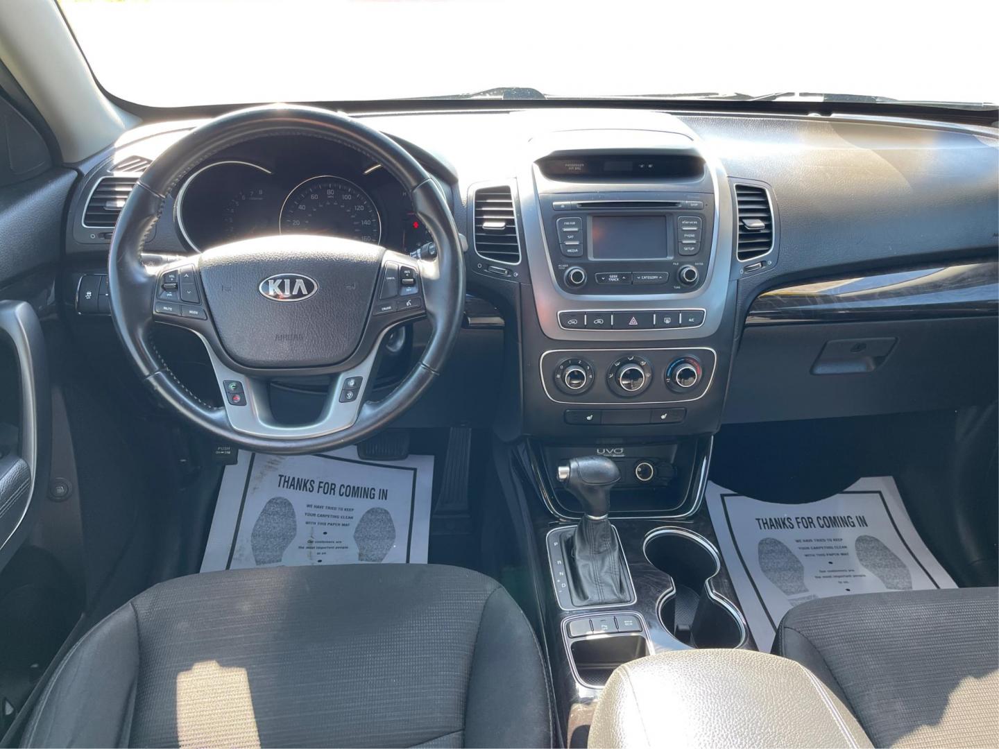 2014 Silver Kia Sorento LX AWD (5XYKTCA69EG) with an 2.4L L4 DOHC 16V engine, 6-Speed Automatic transmission, located at 880 E. National Road, Vandalia, OH, 45377, (937) 908-9800, 39.891918, -84.183594 - Photo#20