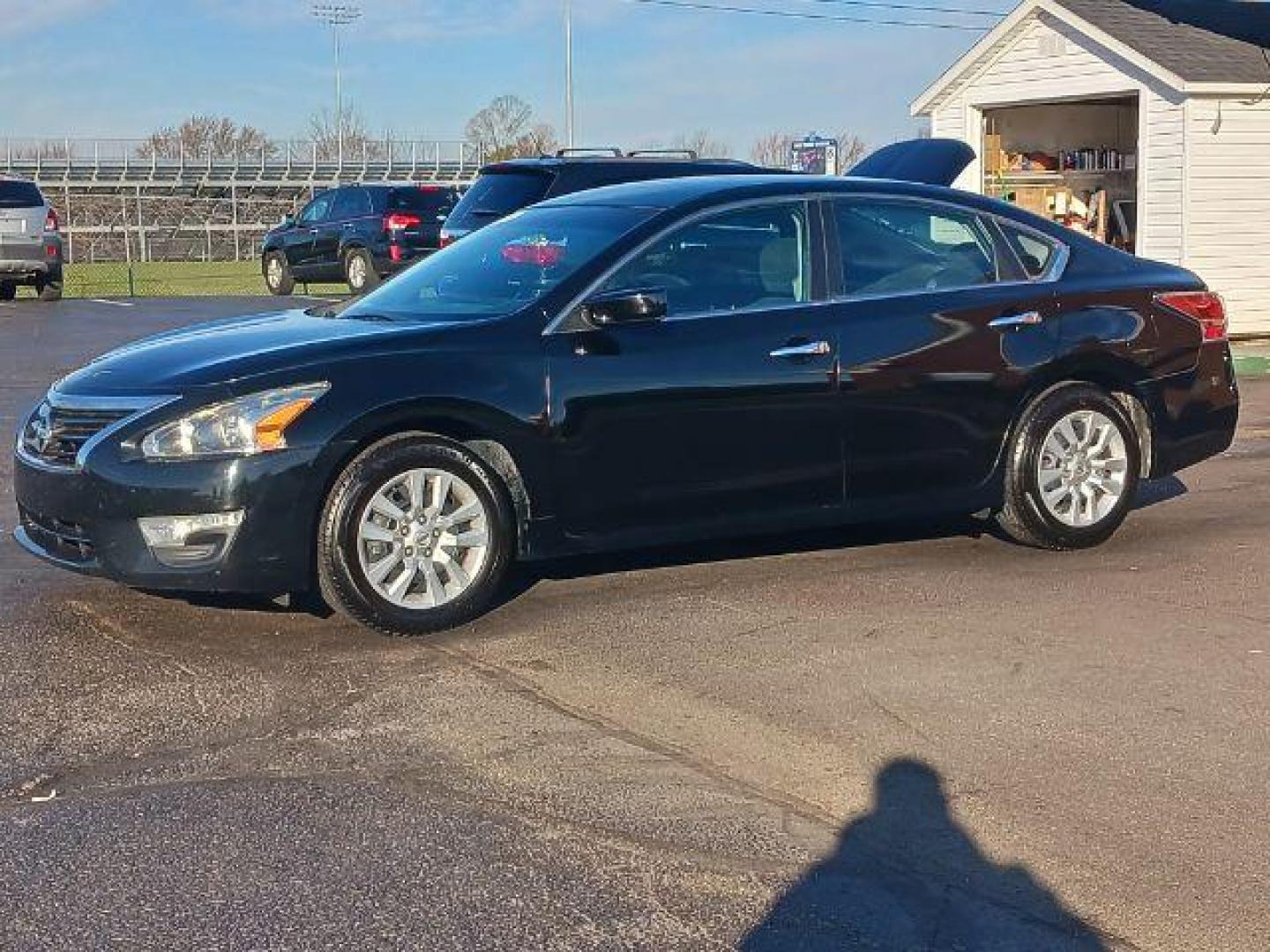 2014 Super Black Nissan Altima 2.5 S (1N4AL3AP8EC) with an 2.5L L4 DOHC 16V engine, Continuously Variable Transmission transmission, located at 4508 South Dixie Dr, Moraine, OH, 45439, (937) 908-9800, 39.689976, -84.218452 - Photo#2