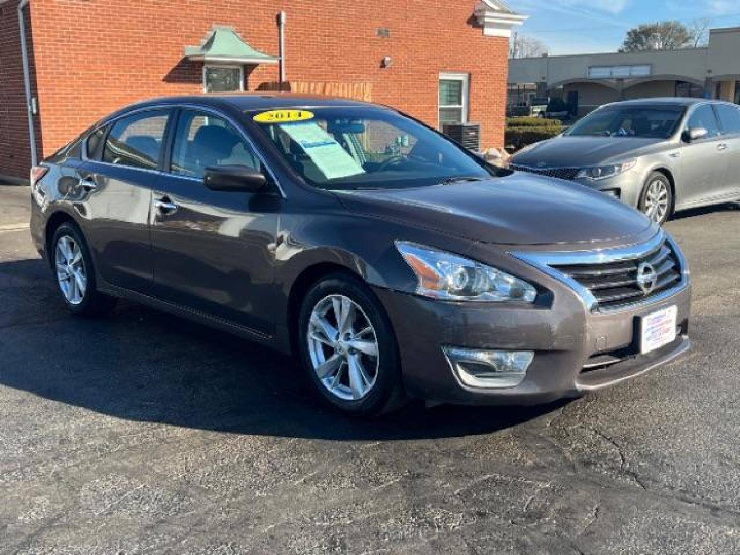 2014 Java Metallic Nissan Altima 2.5 SV (1N4AL3AP1EC) with an 2.5L L4 DOHC 16V engine, Continuously Variable Transmission transmission, located at 880 E. National Road, Vandalia, OH, 45377, (937) 908-9800, 39.891918, -84.183594 - Photo#0