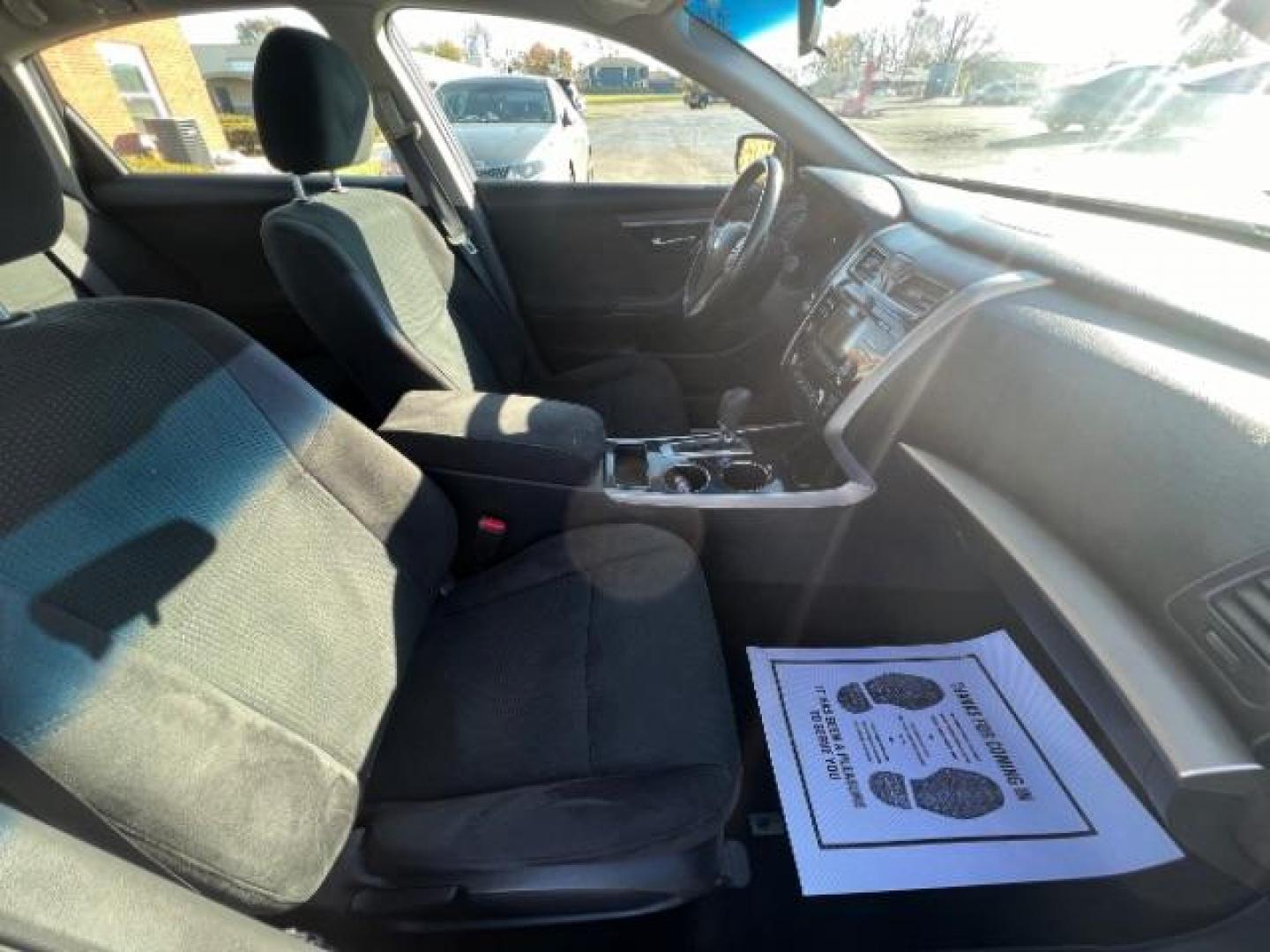 2014 Java Metallic Nissan Altima 2.5 SV (1N4AL3AP1EC) with an 2.5L L4 DOHC 16V engine, Continuously Variable Transmission transmission, located at 880 E. National Road, Vandalia, OH, 45377, (937) 908-9800, 39.891918, -84.183594 - Photo#9