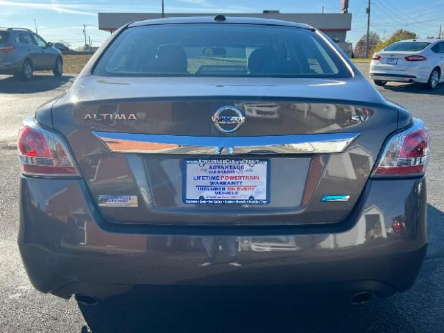 2014 Java Metallic Nissan Altima 2.5 SV (1N4AL3AP1EC) with an 2.5L L4 DOHC 16V engine, Continuously Variable Transmission transmission, located at 880 E. National Road, Vandalia, OH, 45377, (937) 908-9800, 39.891918, -84.183594 - Photo#4