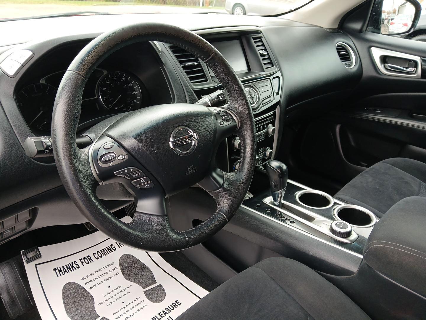 2014 Nissan Pathfinder SV 4WD (5N1AR2MMXEC) with an 3.5L V6 DOHC 24V engine, Continuously Variable Transmission transmission, located at 1099 N County Rd 25A, Troy, OH, 45373, (937) 908-9800, 40.057079, -84.212883 - Third Row - Photo#8