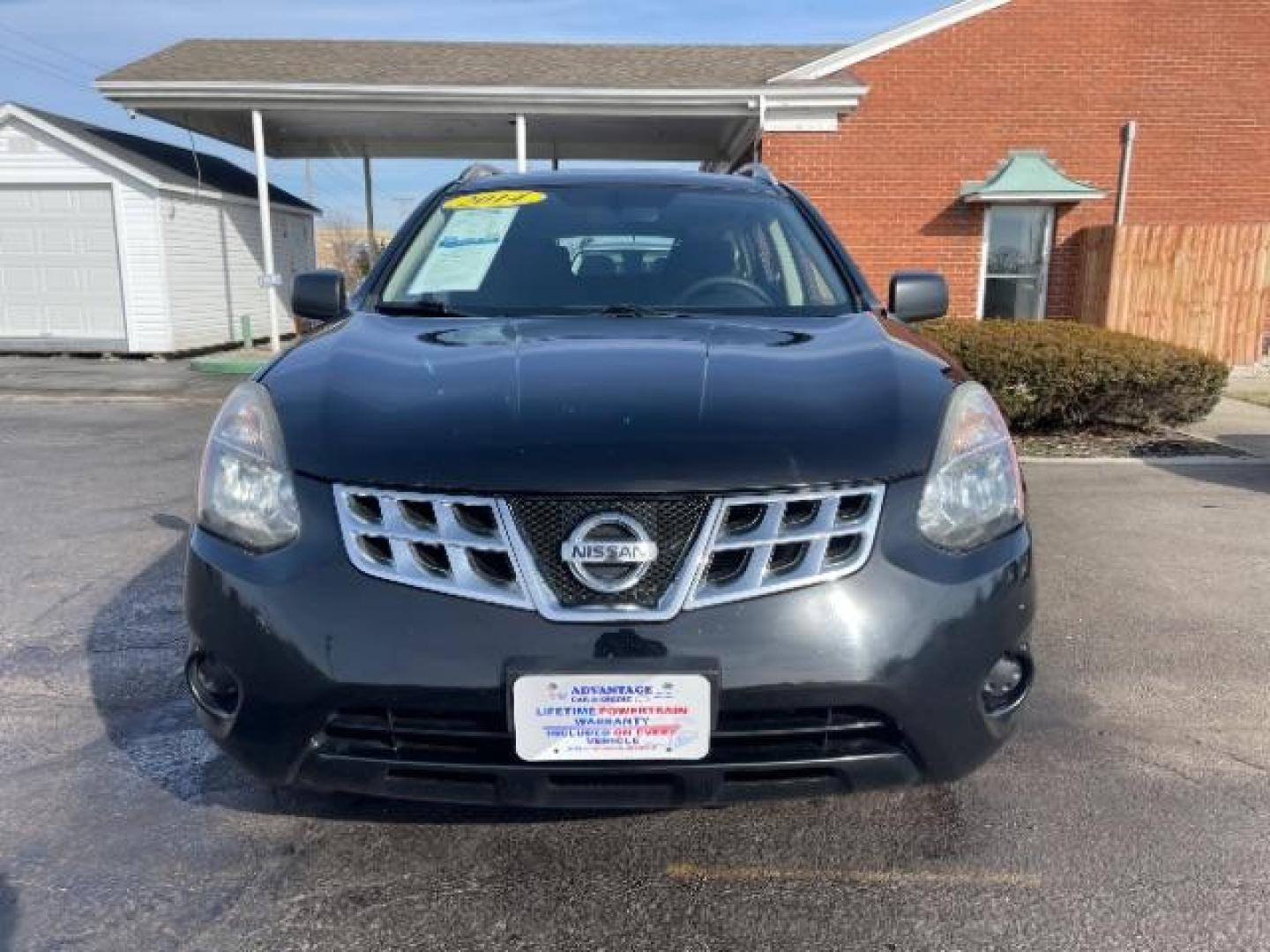 2014 Super Black Nissan Rogue Select S AWD (JN8AS5MV3EW) with an 2.5L L4 DOHC 16V engine, Continuously Variable Transmission transmission, located at 4508 South Dixie Dr, Moraine, OH, 45439, (937) 908-9800, 39.689976, -84.218452 - Photo#2