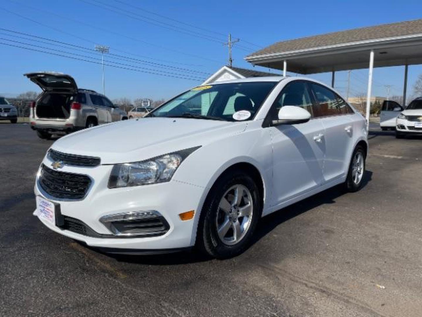 2015 Summit White Chevrolet Cruze 1LT Auto (1G1PC5SB0F7) with an 1.4L L4 DOHC 16V TURBO engine, 6-Speed Automatic transmission, located at 1951 S Dayton Lakeview Rd., New Carlisle, OH, 45344, (937) 908-9800, 39.890999, -84.050255 - Photo#1