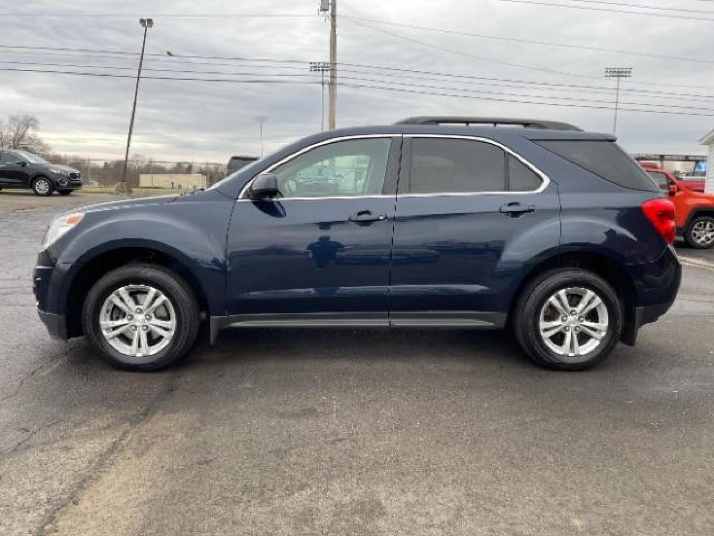 2015 Blue Velvet Metallic Chevrolet Equinox 1LT 2WD (2GNALBEK6F1) with an 2.4L L4 DOHC 16V FFV engine, 6-Speed Automatic transmission, located at 1951 S Dayton Lakeview Rd., New Carlisle, OH, 45344, (937) 908-9800, 39.890999, -84.050255 - Photo#3