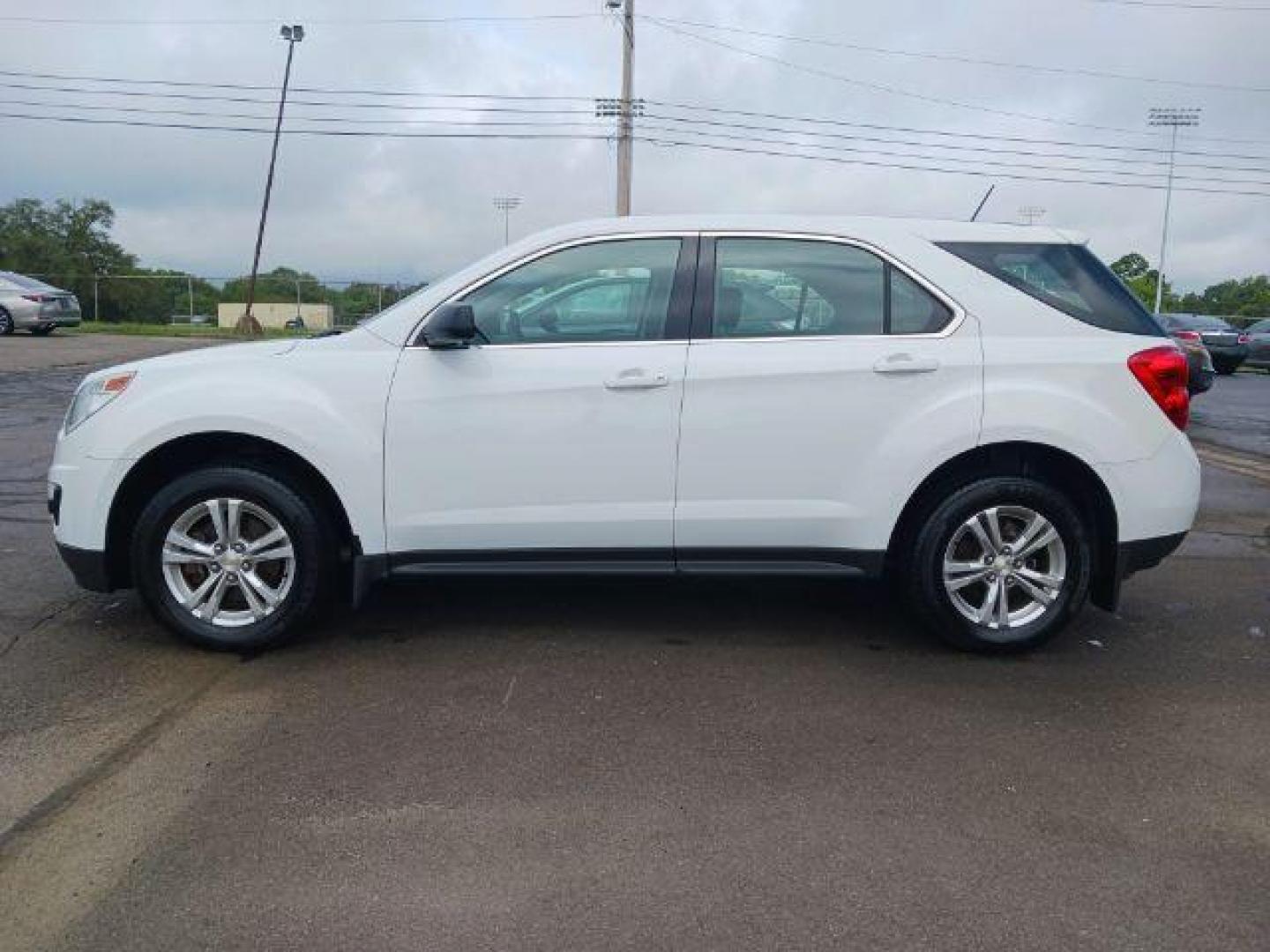 2015 Summit White Chevrolet Equinox LS 2WD (2GNALAEK4F1) with an 2.4L L4 DOHC 16V FFV engine, 6-Speed Automatic transmission, located at 1951 S Dayton Lakeview Rd., New Carlisle, OH, 45344, (937) 908-9800, 39.890999, -84.050255 - 2015 Chevrolet Equinox LS 2WD - Photo#15