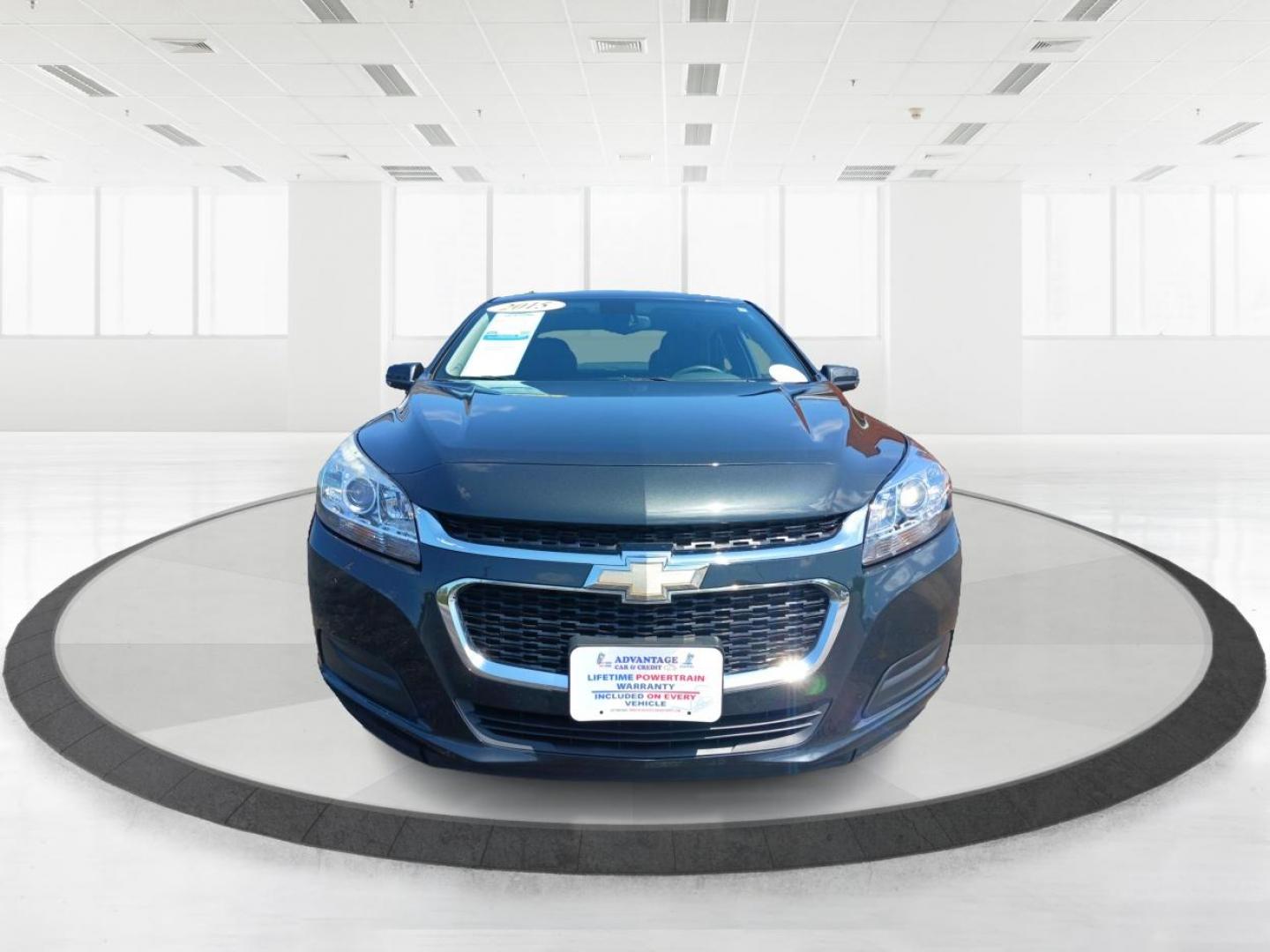 2015 Ashen Gray Metallic Chevrolet Malibu (1G11C5SL2FF) with an 2.5L L4 DOHC 16V engine, 6-Speed Automatic transmission, located at 1230 East Main St, Xenia, OH, 45385, (937) 908-9800, 39.688026, -83.910172 - Photo#6