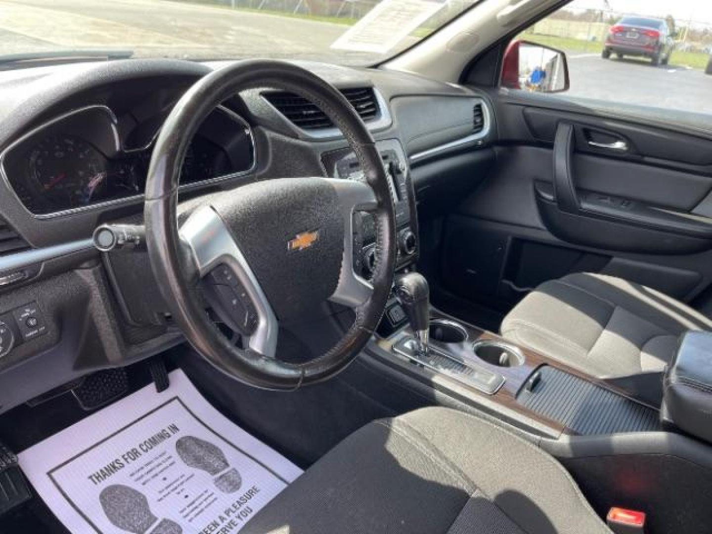 2015 Siren Red Tintcoat Chevrolet Traverse 2LT AWD (1GNKVHKD7FJ) with an 3.6L V6 DOHC 24V engine, 6-Speed Automatic transmission, located at 1099 N County Rd 25A, Troy, OH, 45373, (937) 908-9800, 40.057079, -84.212883 - Photo#6