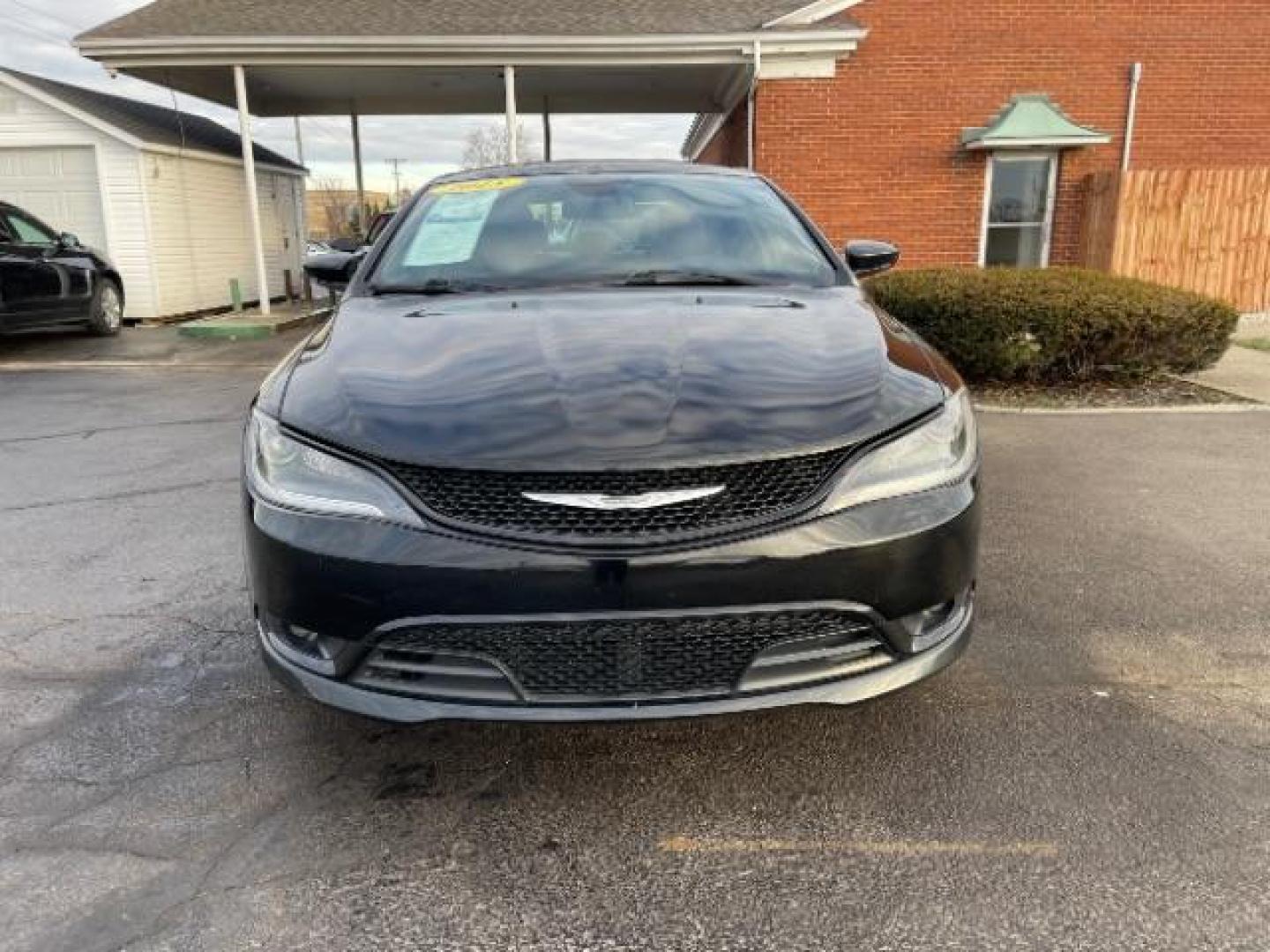 2015 Black Clearcoat Chrysler 200 S (1C3CCCBG7FN) with an 3.6L V6 DOHC 24V FFV engine, 9-Speed Automatic transmission, located at 1184 Kauffman Ave, Fairborn, OH, 45324, (937) 908-9800, 39.807072, -84.030914 - Photo#5