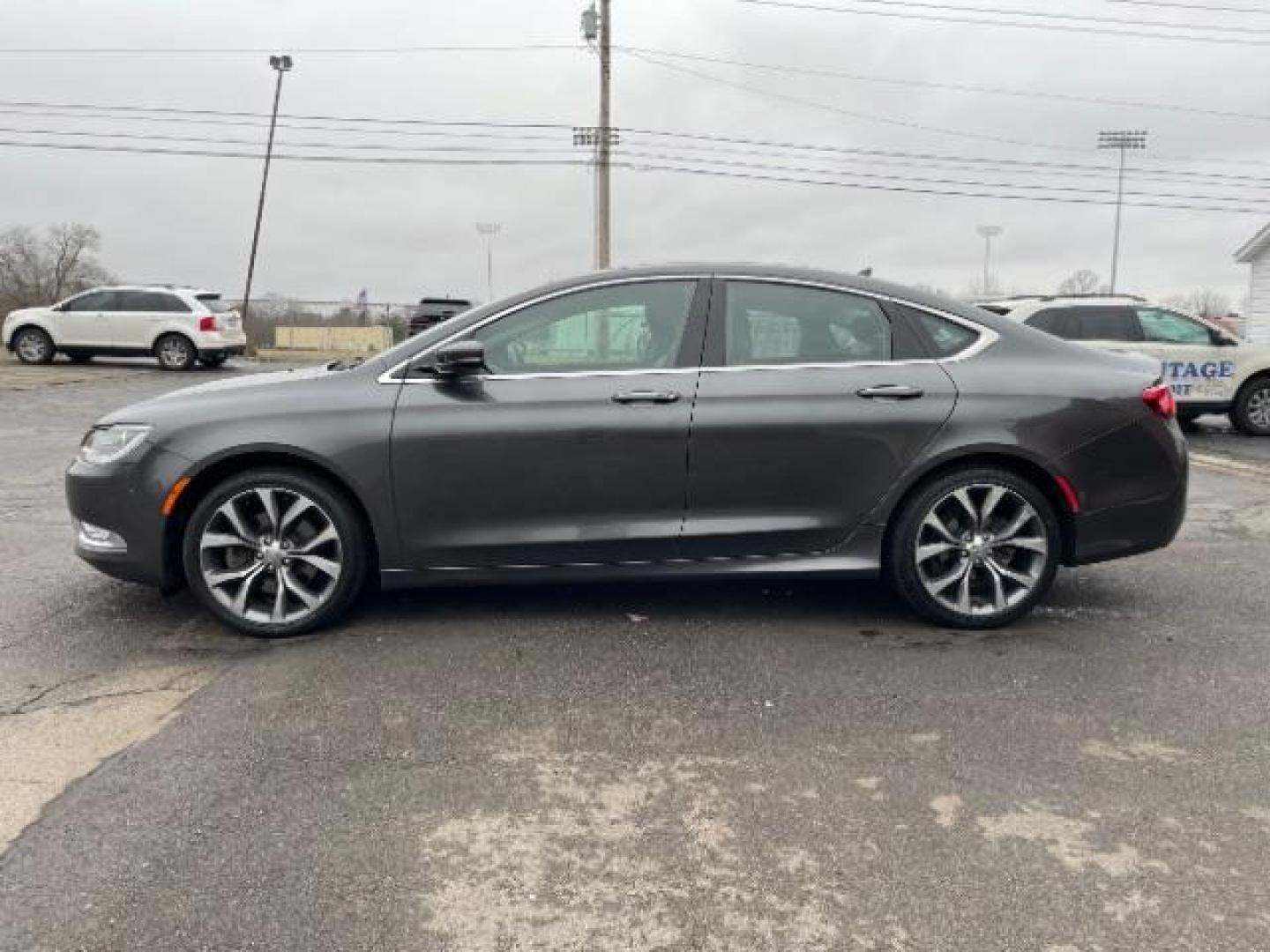 2015 Granite Crystal Met CC Chrysler 200 C AWD (1C3CCCEG2FN) with an 3.6L V6 DOHC 24V FFV engine, 9-Speed Automatic transmission, located at 1951 S Dayton Lakeview Rd., New Carlisle, OH, 45344, (937) 908-9800, 39.890999, -84.050255 - Photo#3