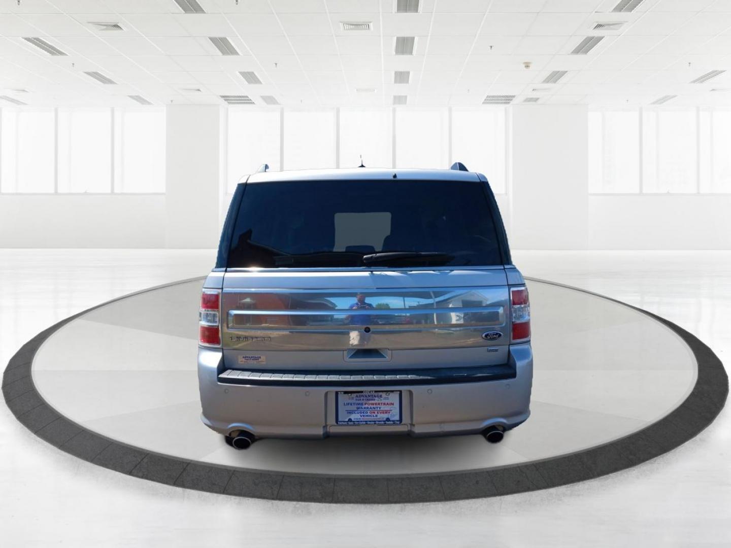 2015 Ingot Silver Metallic Ford Flex (2FMHK6D82FB) with an 3.5L V6 DOHC 24V engine, 6-Speed Automatic Overdrive transmission, located at 1099 N County Rd 25A, Troy, OH, 45373, (937) 908-9800, 40.057079, -84.212883 - Photo#3