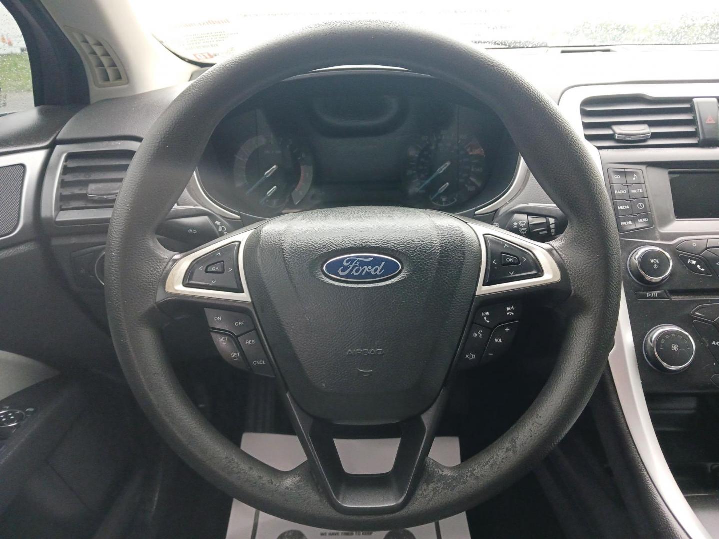 2015 Guard Ford Fusion (3FA6P0G78FR) with an 2.5L L4 DOHC 16V engine, 6-Speed Automatic transmission, located at 1184 Kauffman Ave, Fairborn, OH, 45324, (937) 908-9800, 39.807072, -84.030914 - Photo#15