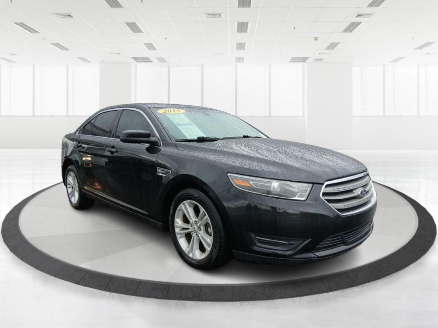 2015 Ford Taurus SEL FWD (1FAHP2E80FG) with an 3.5L V6 DOHC 24V engine, 6-Speed Automatic transmission, located at 4508 South Dixie Dr, Moraine, OH, 45439, (937) 908-9800, 39.689976, -84.218452 - 2015 Ford Taurus SEL FWD - Photo#0