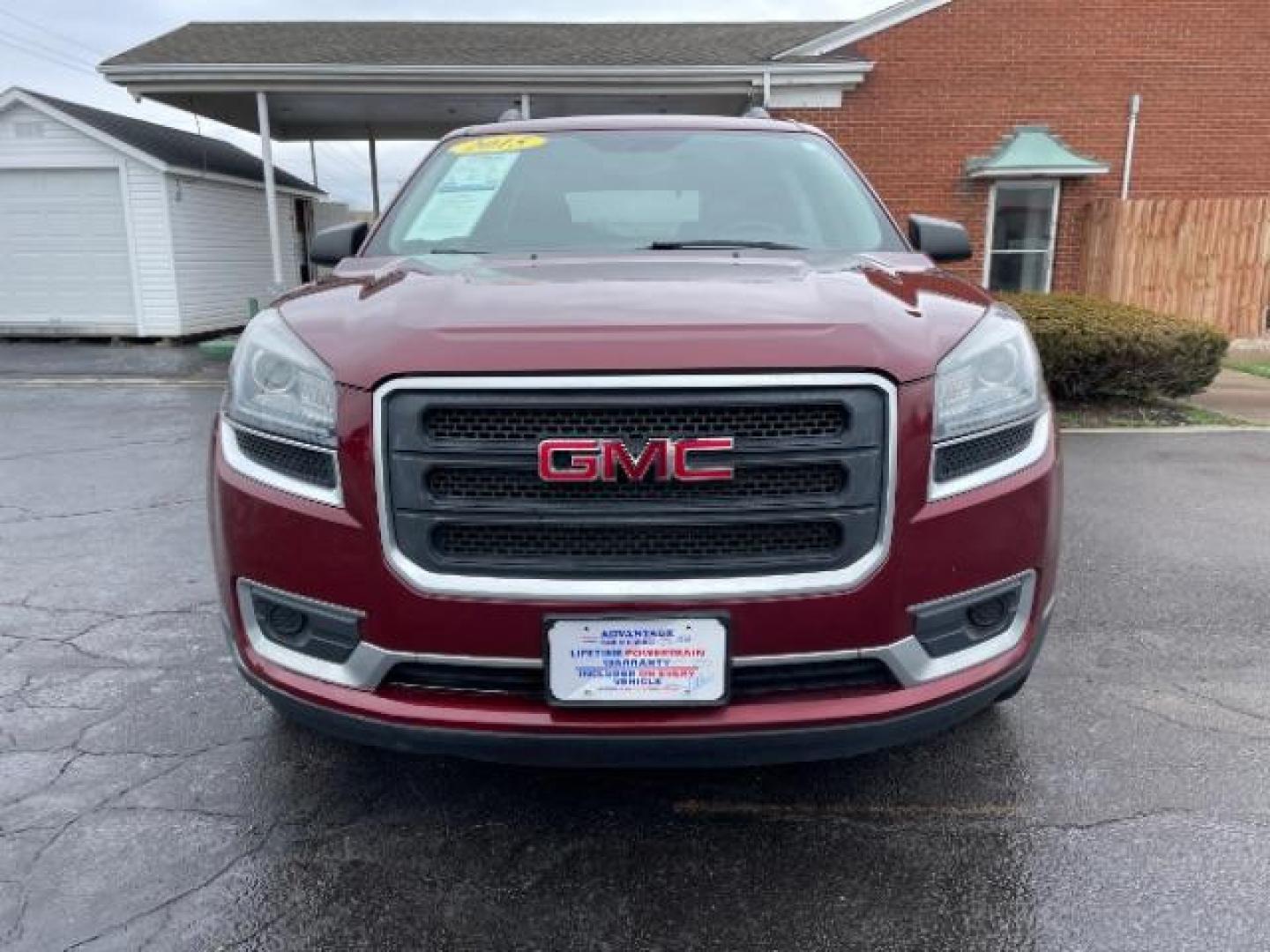 2015 Crimson Red Tincoat GMC Acadia SLE-2 AWD (1GKKVPKDXFJ) with an 3.6L V6 DOHC 24V engine, 6-Speed Automatic transmission, located at 1099 N County Rd 25A, Troy, OH, 45373, (937) 908-9800, 40.057079, -84.212883 - Photo#4