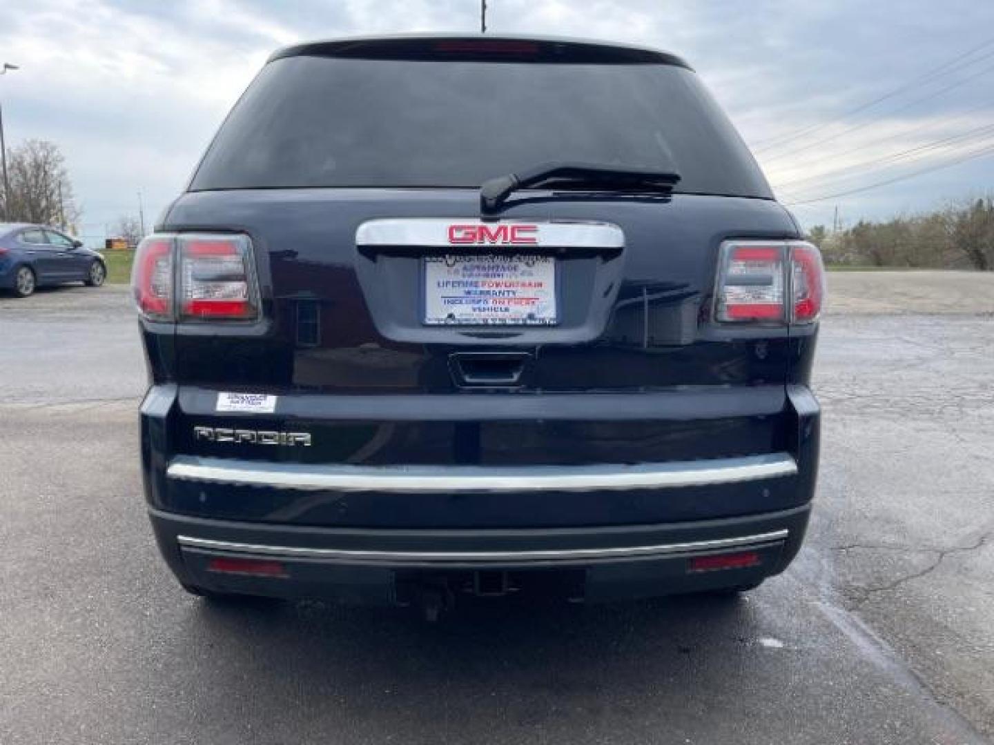 2015 Dark Sapphire Blue Met GMC Acadia SLE-2 FWD (1GKKRPKD5FJ) with an 3.6L V6 DOHC 24V engine, 6-Speed Automatic transmission, located at 1951 S Dayton Lakeview Rd., New Carlisle, OH, 45344, (937) 908-9800, 39.890999, -84.050255 - Photo#3