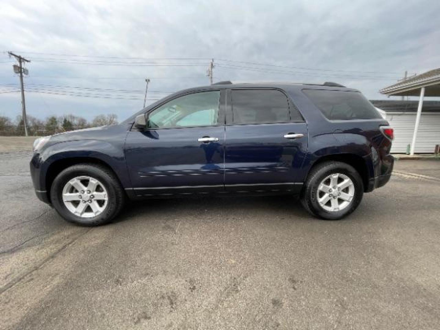 2015 Dark Sapphire Blue Met GMC Acadia SLE-2 FWD (1GKKRPKD5FJ) with an 3.6L V6 DOHC 24V engine, 6-Speed Automatic transmission, located at 1951 S Dayton Lakeview Rd., New Carlisle, OH, 45344, (937) 908-9800, 39.890999, -84.050255 - Photo#4