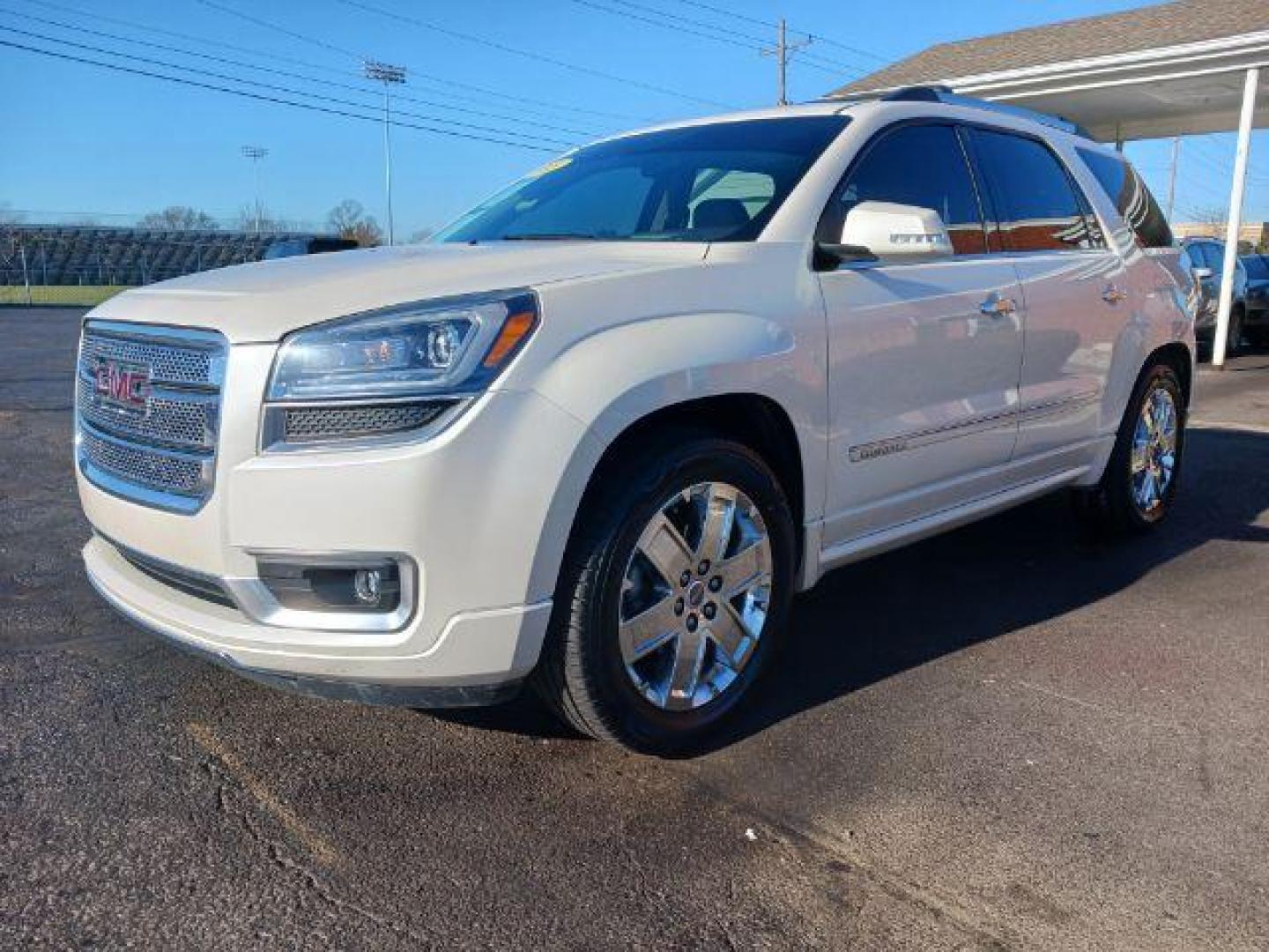 2015 White Diamond Tricoat GMC Acadia Denali AWD (1GKKVTKD6FJ) with an 3.6L V6 DOHC 24V engine, 6-Speed Automatic transmission, located at 880 E. National Road, Vandalia, OH, 45377, (937) 908-9800, 39.891918, -84.183594 - Photo#2