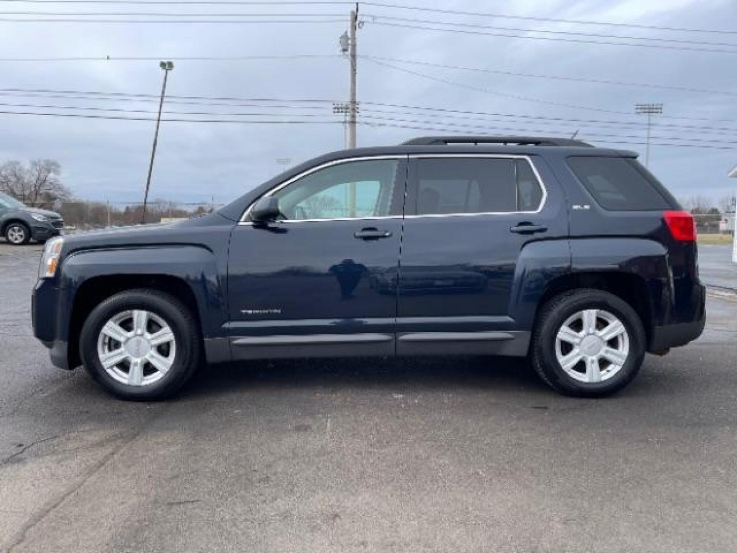 2015 Dark Sapphire Blue Met GMC Terrain SLE2 FWD (2GKFLWEK9F6) with an 2.4L L4 DOHC 16V engine, 6-Speed Automatic transmission, located at 1184 Kauffman Ave, Fairborn, OH, 45324, (937) 908-9800, 39.807072, -84.030914 - Photo#5