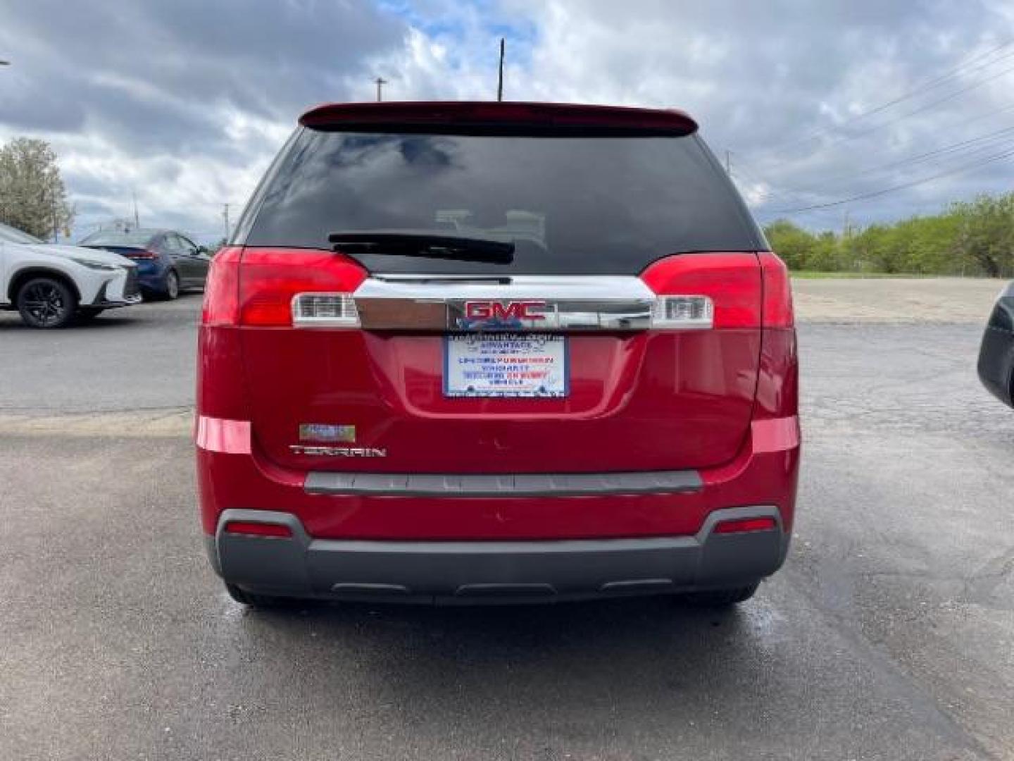 2015 Crystal Red Tintcoat GMC Terrain SLE1 FWD (2GKALMEK6F6) with an 2.4L L4 DOHC 16V engine, 6-Speed Automatic transmission, located at 4508 South Dixie Dr, Moraine, OH, 45439, (937) 908-9800, 39.689976, -84.218452 - Photo#5