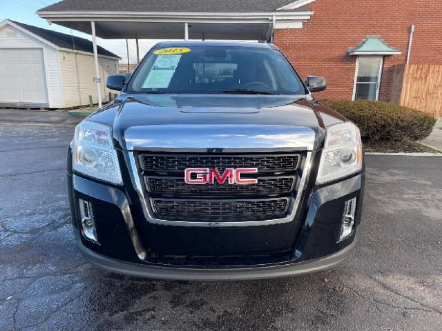 2015 Onyx Black GMC Terrain SLE1 FWD (2GKALMEK1F6) with an 2.4L L4 DOHC 16V engine, 6-Speed Automatic transmission, located at 1951 S Dayton Lakeview Rd., New Carlisle, OH, 45344, (937) 908-9800, 39.890999, -84.050255 - Photo#5