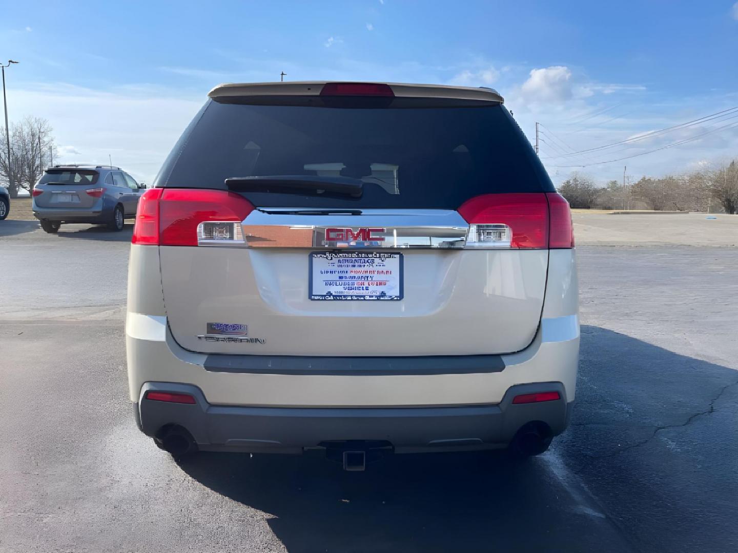 2015 Champagne Silver Metallic GMC Terrain (2GKFLSE35F6) with an 3.6L V6 DOHC 24V engine, 6-Speed Automatic transmission, located at 4508 South Dixie Dr, Moraine, OH, 45439, (937) 908-9800, 39.689976, -84.218452 - Photo#5