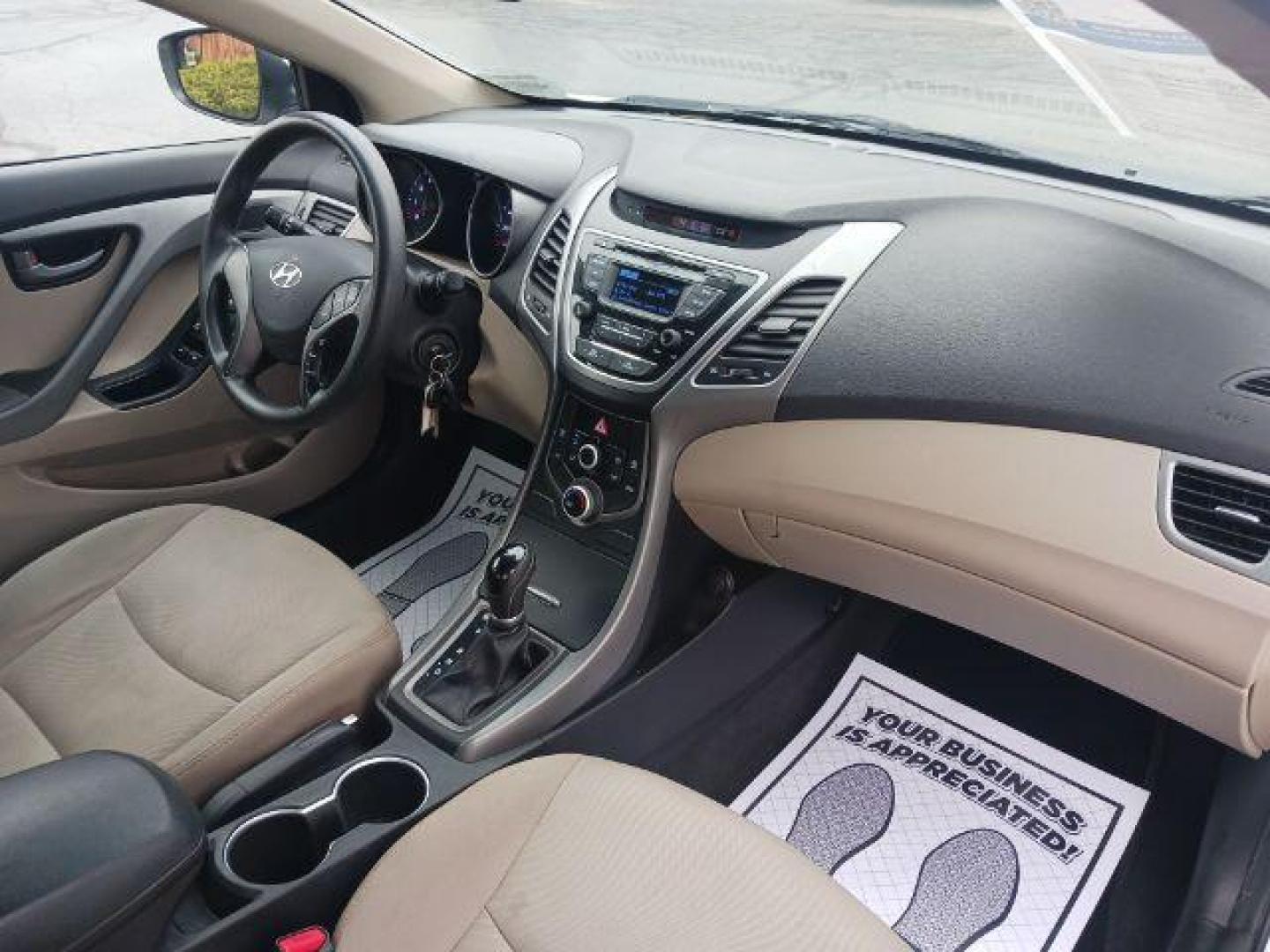 2015 Quartz White Pearl Hyundai Elantra SE 6AT (5NPDH4AE6FH) with an 1.8L L4 DOHC 16V engine, 6-Speed Automatic transmission, located at 1230 East Main St, Xenia, OH, 45385, (937) 908-9800, 39.688026, -83.910172 - Photo#8