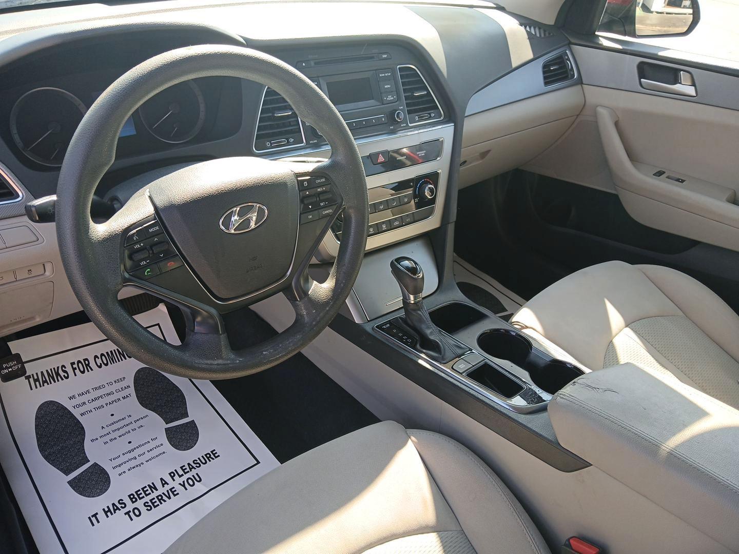 2015 Hyundai Sonata SE (5NPE24AF7FH) with an 2.4L L4 DOHC 16V engine, 7-Speed Automatic transmission, located at 8750 N County Rd 25A, Piqua, OH, 45356, (937) 908-9800, 40.164391, -84.232513 - 2015 Hyundai Sonata SE - Photo#8