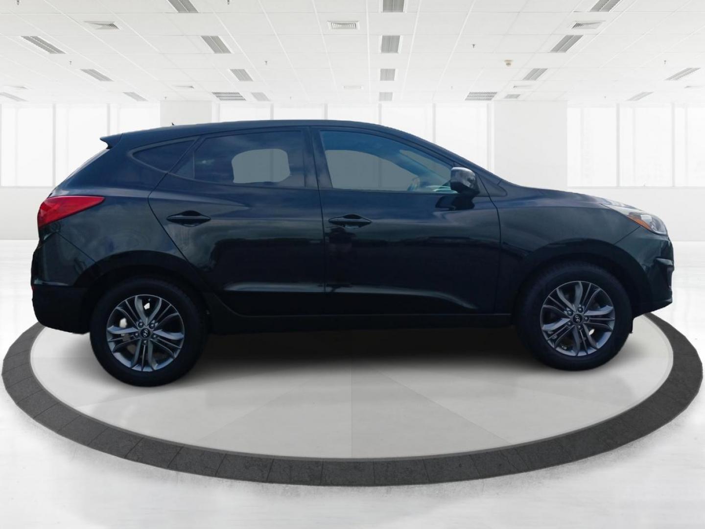 2015 Ash Black Mica Hyundai Tucson (KM8JT3AF9FU) with an 2.0L L4 DOHC 16V engine, 6-Speed Automatic transmission, located at 401 Woodman Dr, Riverside, OH, 45431, (937) 908-9800, 39.760899, -84.123421 - Photo#1