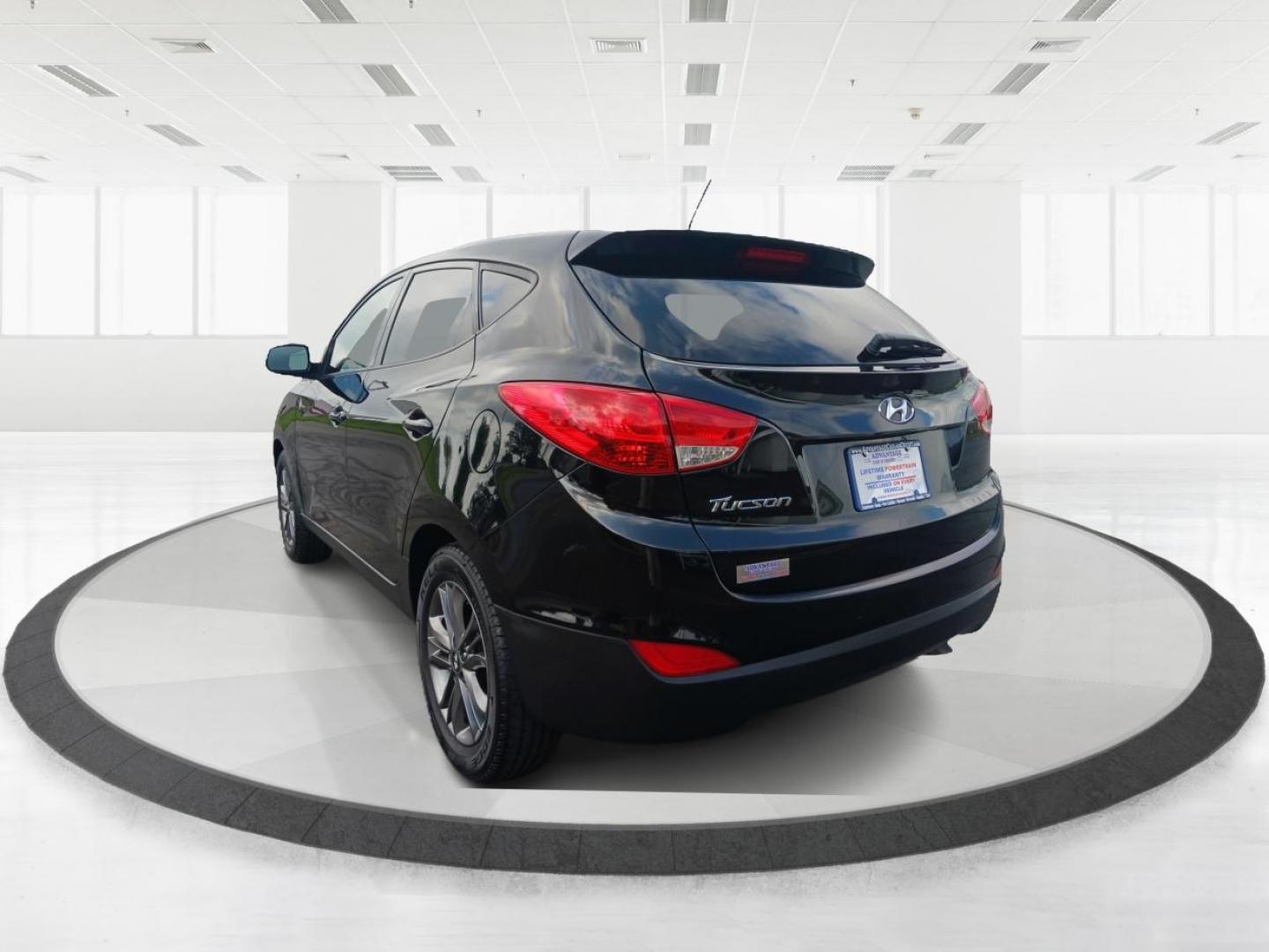 2015 Ash Black Mica Hyundai Tucson (KM8JT3AF9FU) with an 2.0L L4 DOHC 16V engine, 6-Speed Automatic transmission, located at 401 Woodman Dr, Riverside, OH, 45431, (937) 908-9800, 39.760899, -84.123421 - Photo#4