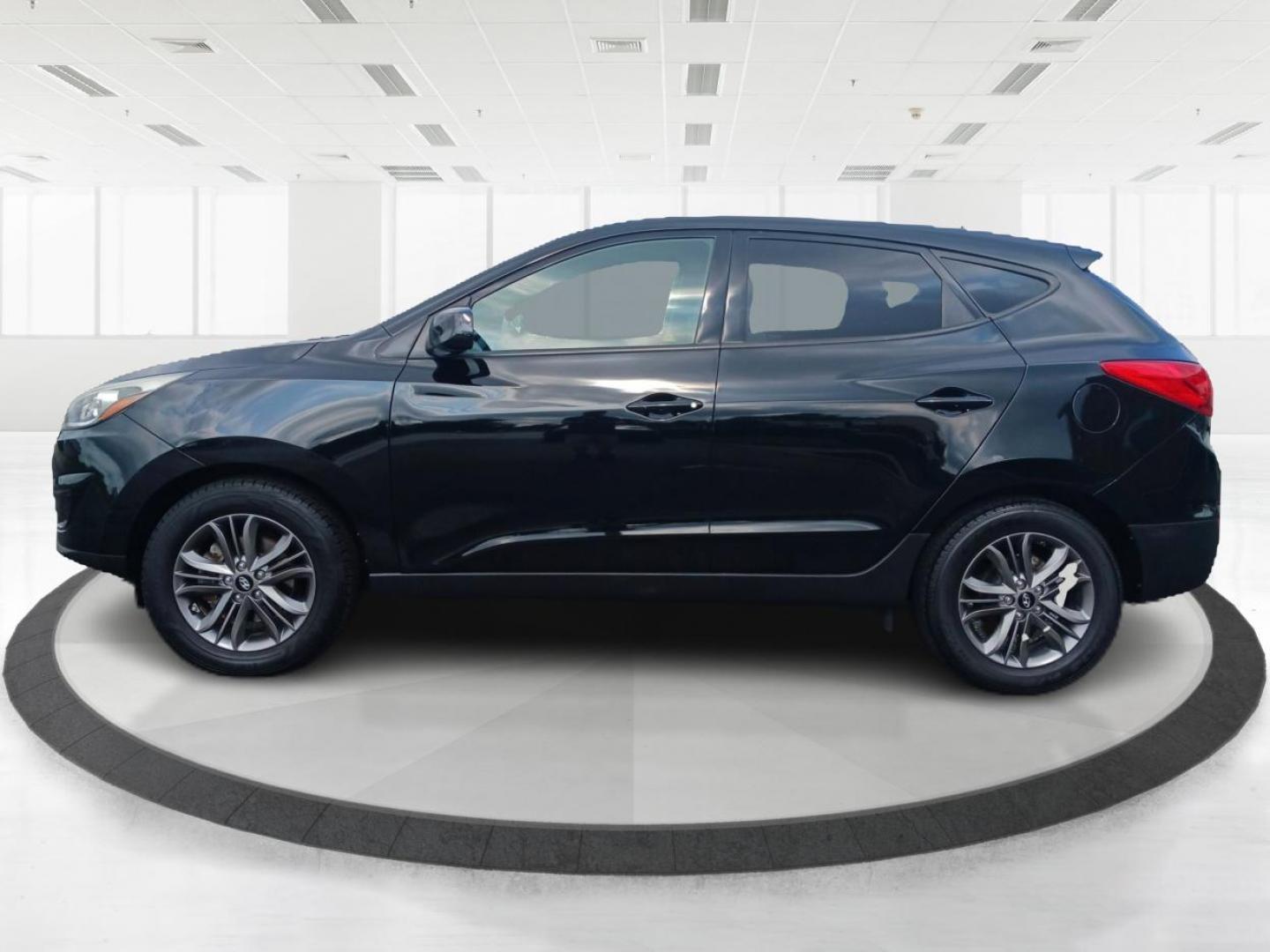 2015 Ash Black Mica Hyundai Tucson (KM8JT3AF9FU) with an 2.0L L4 DOHC 16V engine, 6-Speed Automatic transmission, located at 401 Woodman Dr, Riverside, OH, 45431, (937) 908-9800, 39.760899, -84.123421 - Photo#5