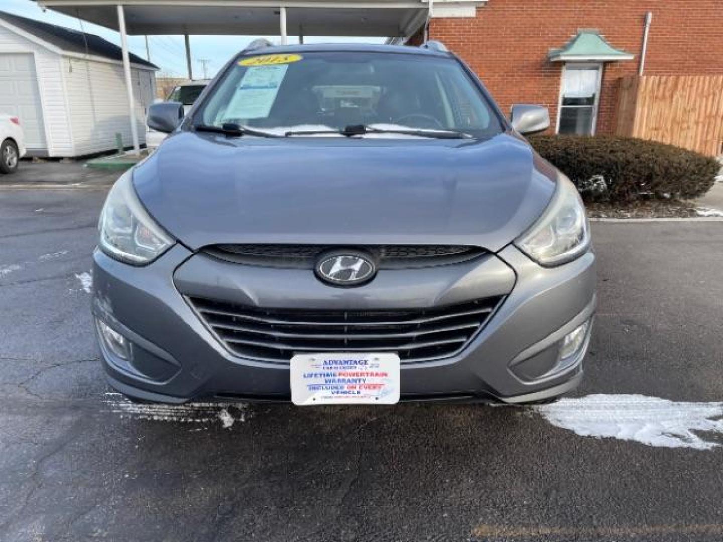 2015 Hyundai Tucson SE AWD (KM8JUCAG4FU) with an 2.4L L4 DOHC 16V engine, 6-Speed Automatic transmission, located at 880 E. National Road, Vandalia, OH, 45377, (937) 908-9800, 39.891918, -84.183594 - 2015 Hyundai Tucson SE AWD - Photo#5