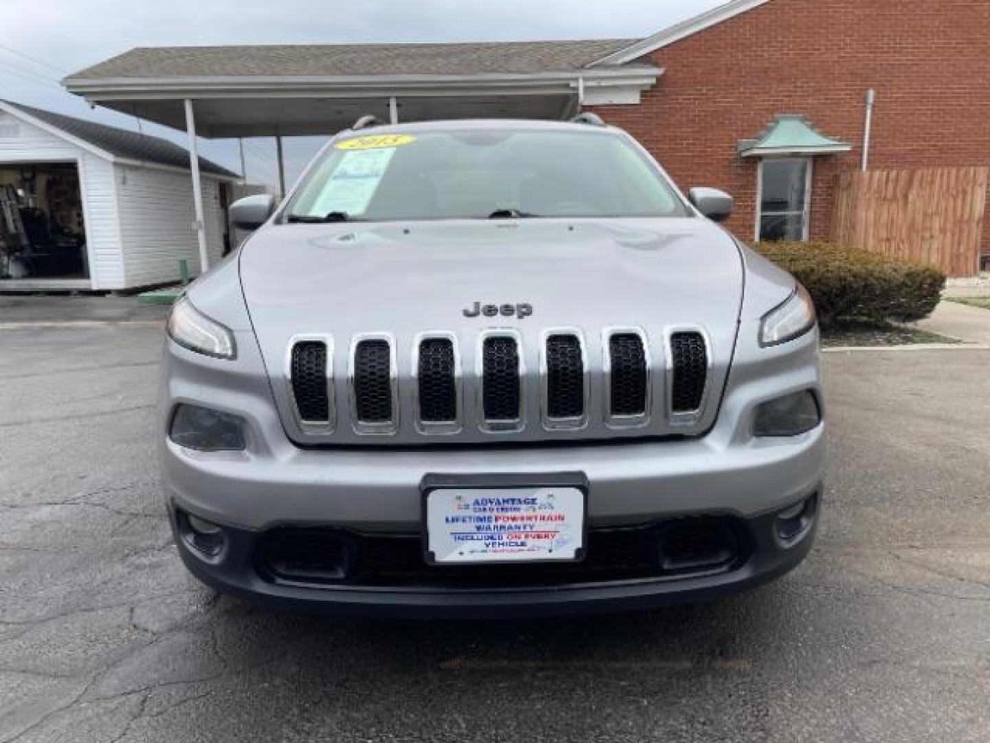 2015 Billet Silver Metallic CC Jeep Cherokee Latitude FWD (1C4PJLCB2FW) with an 2.4L L4 DOHC 16V engine, 9-Speed Automatic transmission, located at 1184 Kauffman Ave, Fairborn, OH, 45324, (937) 908-9800, 39.807072, -84.030914 - Photo#4