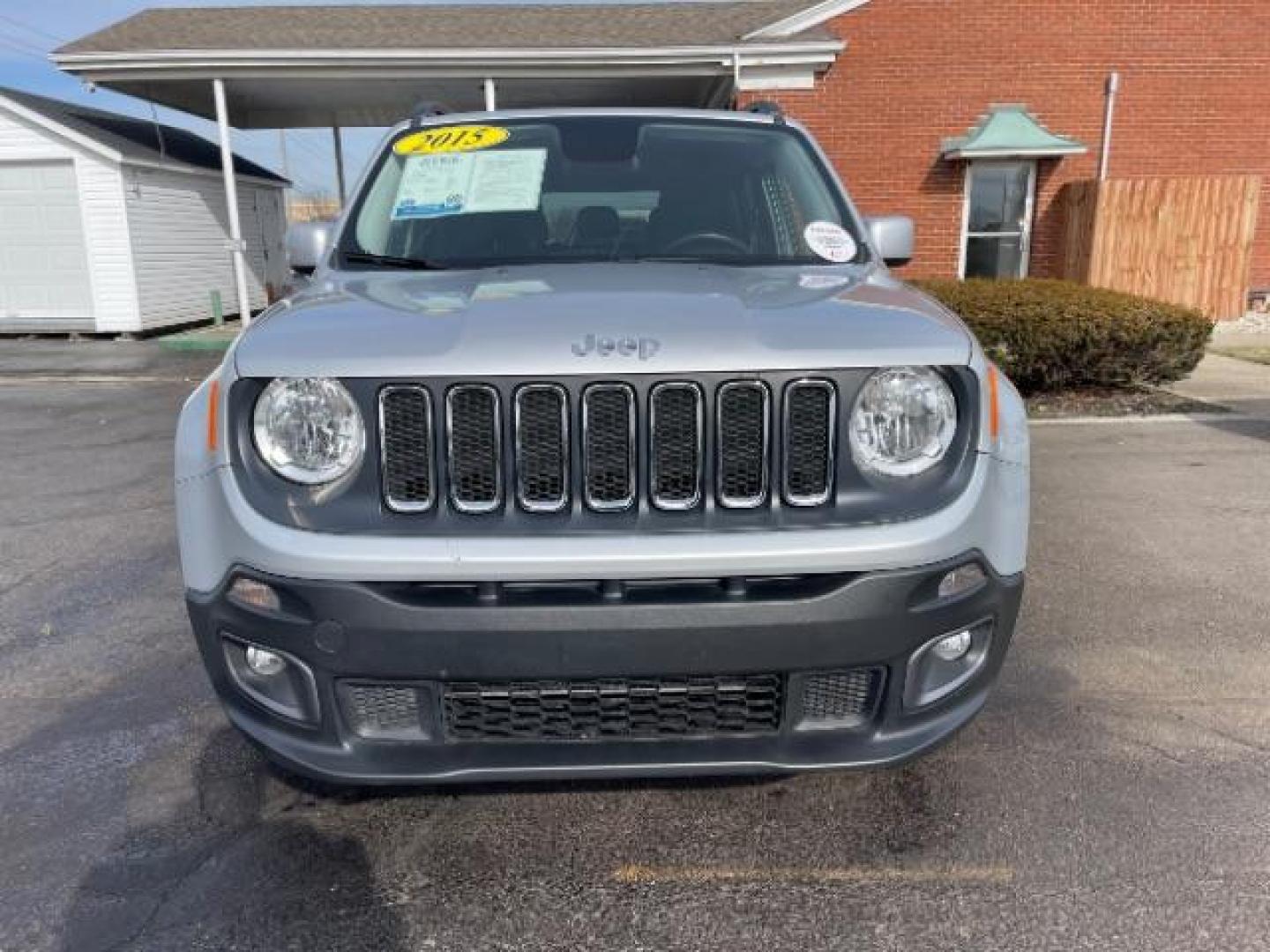 2015 Glacier Metallic Jeep Renegade Latitude 4WD (ZACCJBBT2FP) with an 2.4L L4 DOHC 16V engine, 6-Speed Manual transmission, located at 1184 Kauffman Ave, Fairborn, OH, 45324, (937) 908-9800, 39.807072, -84.030914 - Photo#4