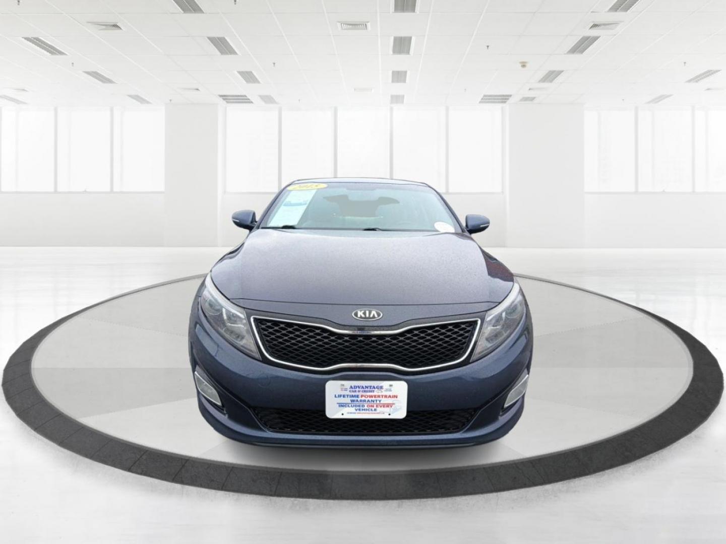 2015 Smokey Blue Kia Optima LX (KNAGM4A72F5) with an 2.4L L4 DOHC 16V engine, 6-Speed Automatic transmission, located at 1184 Kauffman Ave, Fairborn, OH, 45324, (937) 908-9800, 39.807072, -84.030914 - Photo#6