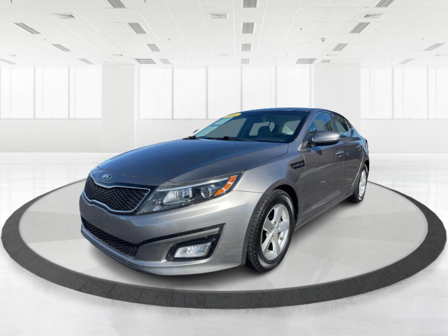 2015 Satin Metal Kia Optima (5XXGM4A7XFG) with an 2.4L L4 DOHC 16V engine, 6-Speed Automatic transmission, located at 4508 South Dixie Dr, Moraine, OH, 45439, (937) 908-9800, 39.689976, -84.218452 - Photo#7